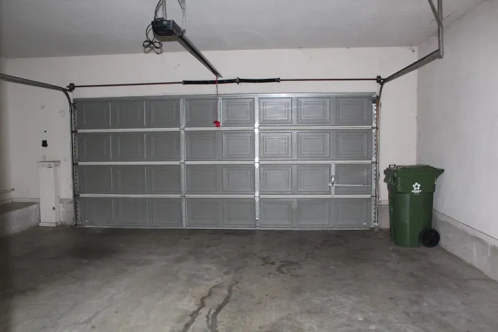 Townhouse For Sale in Tarrant County , 1230 Woodland Park Drive, Hurst, Texas 76053, 3 Bedroom, 3 Bathroom, 2 Garage spaces, 1,840 Sqft, built in 1996, mls#21325202, Real Estate Agent in Hurst, Homes For Sale in Tarrant county, Homes For Sale in Hurst, Realtor in Hurst Texas, Real Estate Brokerage Independent Realty Texas, Luminita Cordes Realtor