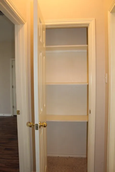 Townhouse For Sale in Tarrant County , 1230 Woodland Park Drive, Hurst, Texas 76053, 3 Bedroom, 3 Bathroom, 2 Garage spaces, 1,840 Sqft, built in 1996, mls#21325202, Real Estate Agent in Hurst, Homes For Sale in Tarrant county, Homes For Sale in Hurst, Realtor in Hurst Texas, Real Estate Brokerage Independent Realty Texas, Luminita Cordes Realtor