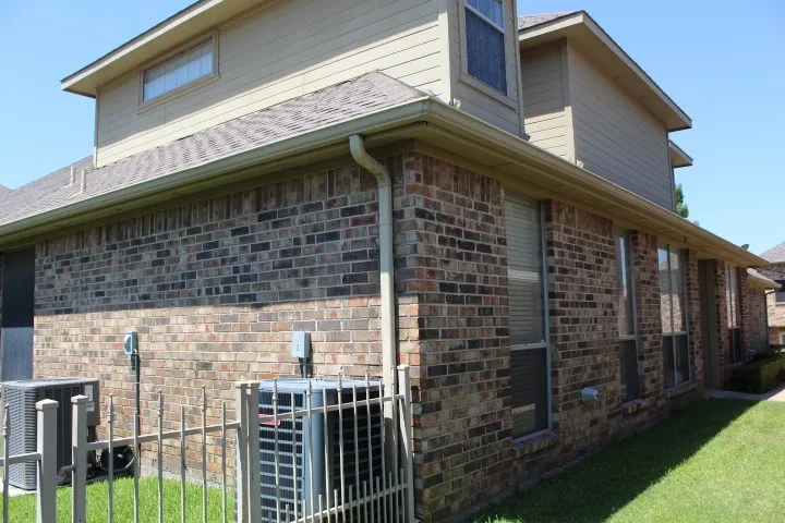 Townhouse For Sale in Tarrant County , 1230 Woodland Park Drive, Hurst, Texas 76053, 3 Bedroom, 3 Bathroom, 2 Garage spaces, 1,840 Sqft, built in 1996, mls#21325202, Real Estate Agent in Hurst, Homes For Sale in Tarrant county, Homes For Sale in Hurst, Realtor in Hurst Texas, Real Estate Brokerage Independent Realty Texas, Luminita Cordes Realtor
