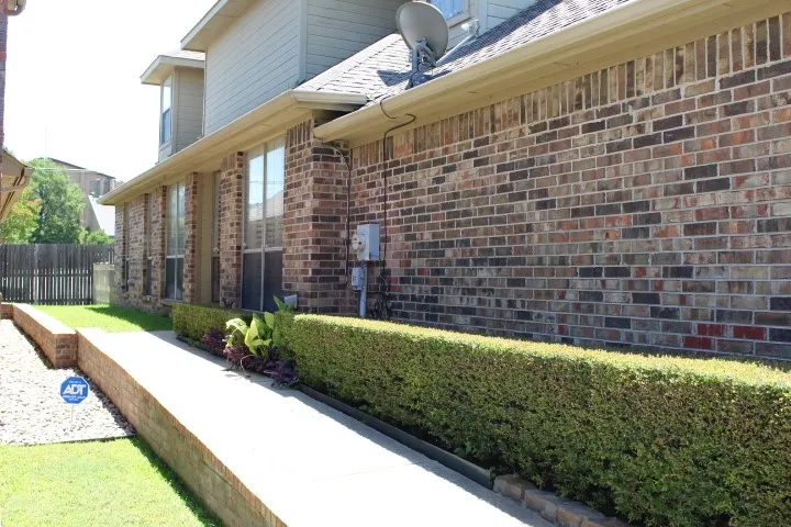 Townhouse For Sale in Tarrant County , 1230 Woodland Park Drive, Hurst, Texas 76053, 3 Bedroom, 3 Bathroom, 2 Garage spaces, 1,840 Sqft, built in 1996, mls#21325202, Real Estate Agent in Hurst, Homes For Sale in Tarrant county, Homes For Sale in Hurst, Realtor in Hurst Texas, Real Estate Brokerage Independent Realty Texas, Luminita Cordes Realtor