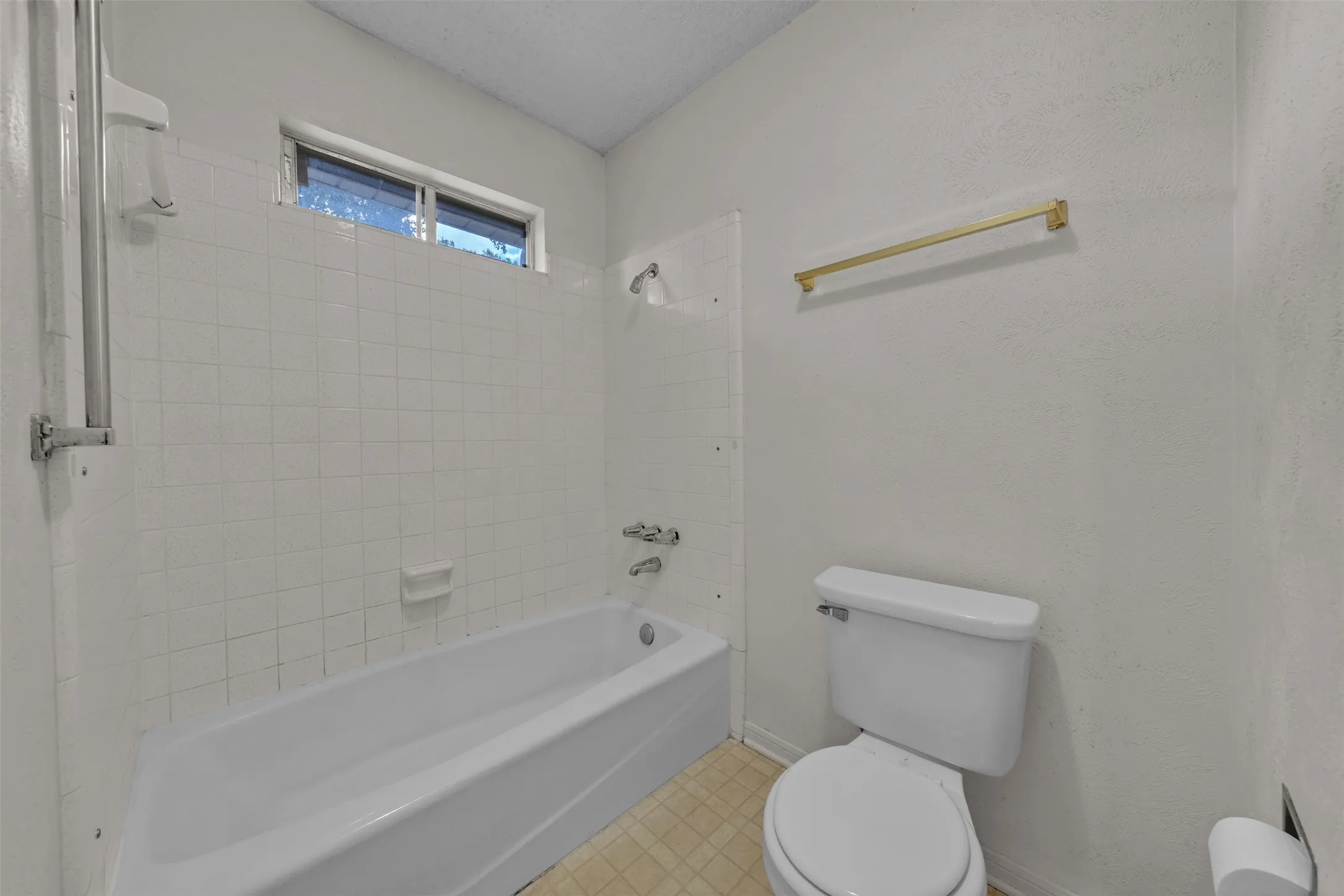 Single Family Residence For Sale in Mc Lennan County , 3256 Village Park Drive, Waco, Texas 76708, 3 Bedroom, 3 Bathroom, 2 Garage spaces, 1,896 Sqft, built in 1976, mls#21325096, Real Estate Agent in Waco, Homes For Sale in Mc Lennan county, Homes For Sale in Waco, Realtor in Waco Texas, Real Estate Brokerage Independent Realty Texas, Luminita Cordes Realtor