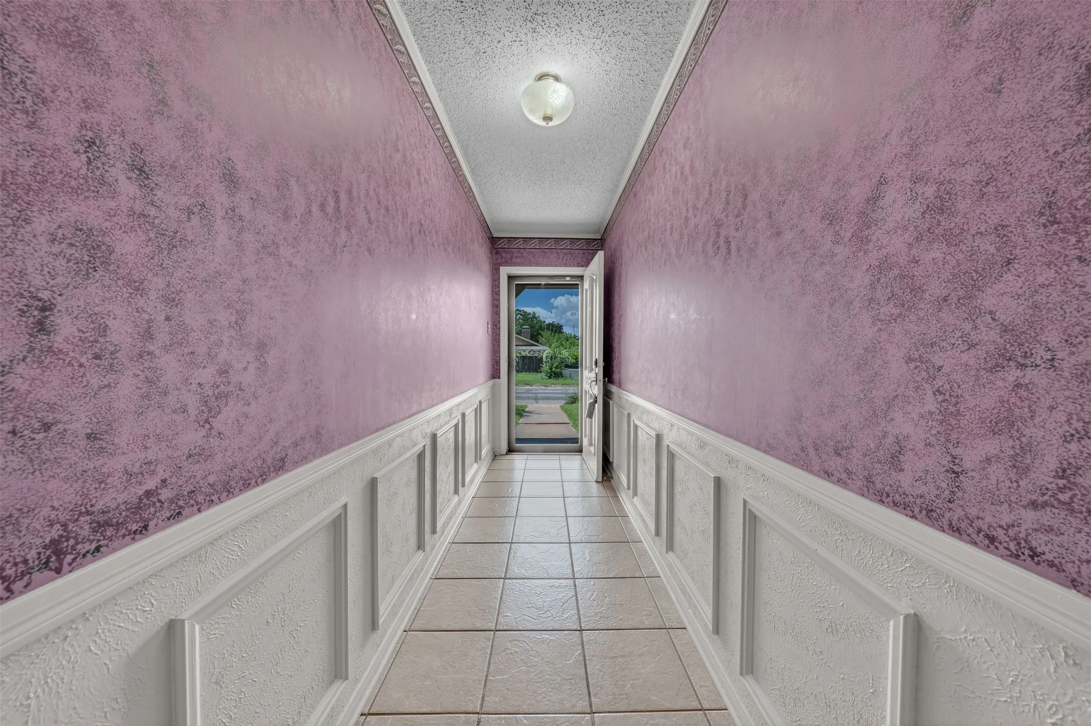 Single Family Residence For Sale in Mc Lennan County , 3256 Village Park Drive, Waco, Texas 76708, 3 Bedroom, 3 Bathroom, 2 Garage spaces, 1,896 Sqft, built in 1976, mls#21325096, Real Estate Agent in Waco, Homes For Sale in Mc Lennan county, Homes For Sale in Waco, Realtor in Waco Texas, Real Estate Brokerage Independent Realty Texas, Luminita Cordes Realtor