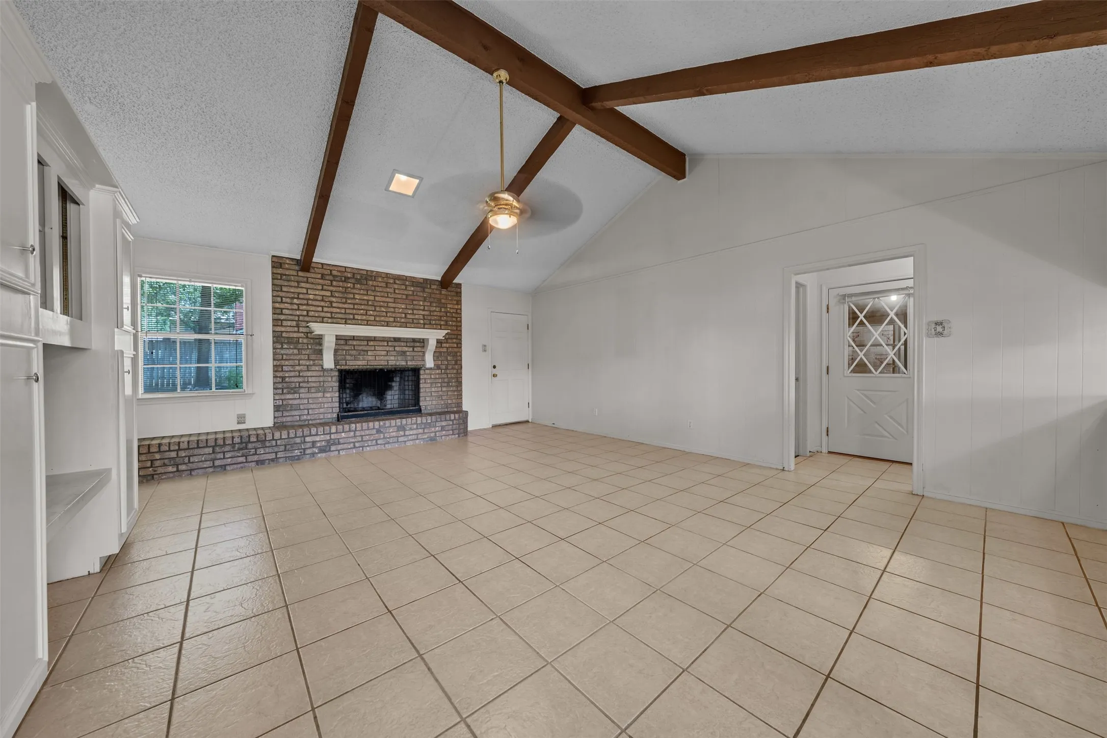 Single Family Residence For Sale in Mc Lennan County , 3256 Village Park Drive, Waco, Texas 76708, 3 Bedroom, 3 Bathroom, 2 Garage spaces, 1,896 Sqft, built in 1976, mls#21325096, Real Estate Agent in Waco, Homes For Sale in Mc Lennan county, Homes For Sale in Waco, Realtor in Waco Texas, Real Estate Brokerage Independent Realty Texas, Luminita Cordes Realtor