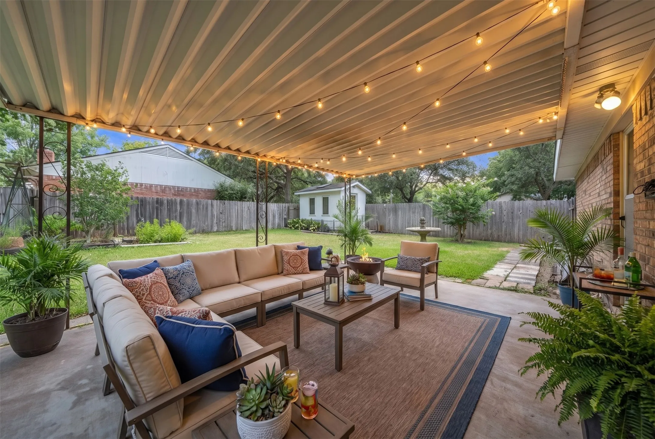 Single Family Residence For Sale in Mc Lennan County , 3256 Village Park Drive, Waco, Texas 76708, 3 Bedroom, 3 Bathroom, 2 Garage spaces, 1,896 Sqft, built in 1976, mls#21325096, Real Estate Agent in Waco, Homes For Sale in Mc Lennan county, Homes For Sale in Waco, Realtor in Waco Texas, Real Estate Brokerage Independent Realty Texas, Luminita Cordes Realtor