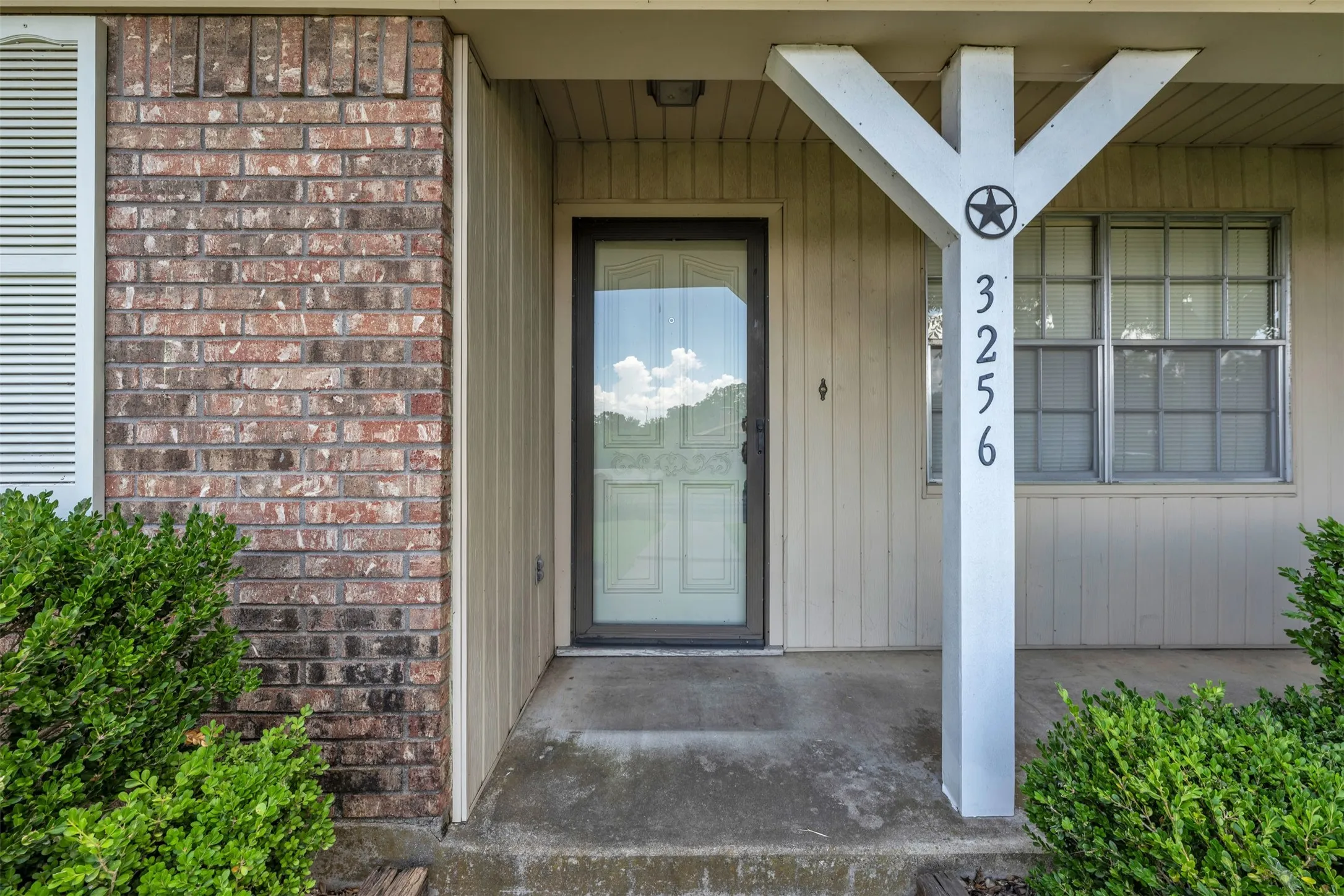 Single Family Residence For Sale in Mc Lennan County , 3256 Village Park Drive, Waco, Texas 76708, 3 Bedroom, 3 Bathroom, 2 Garage spaces, 1,896 Sqft, built in 1976, mls#21325096, Real Estate Agent in Waco, Homes For Sale in Mc Lennan county, Homes For Sale in Waco, Realtor in Waco Texas, Real Estate Brokerage Independent Realty Texas, Luminita Cordes Realtor