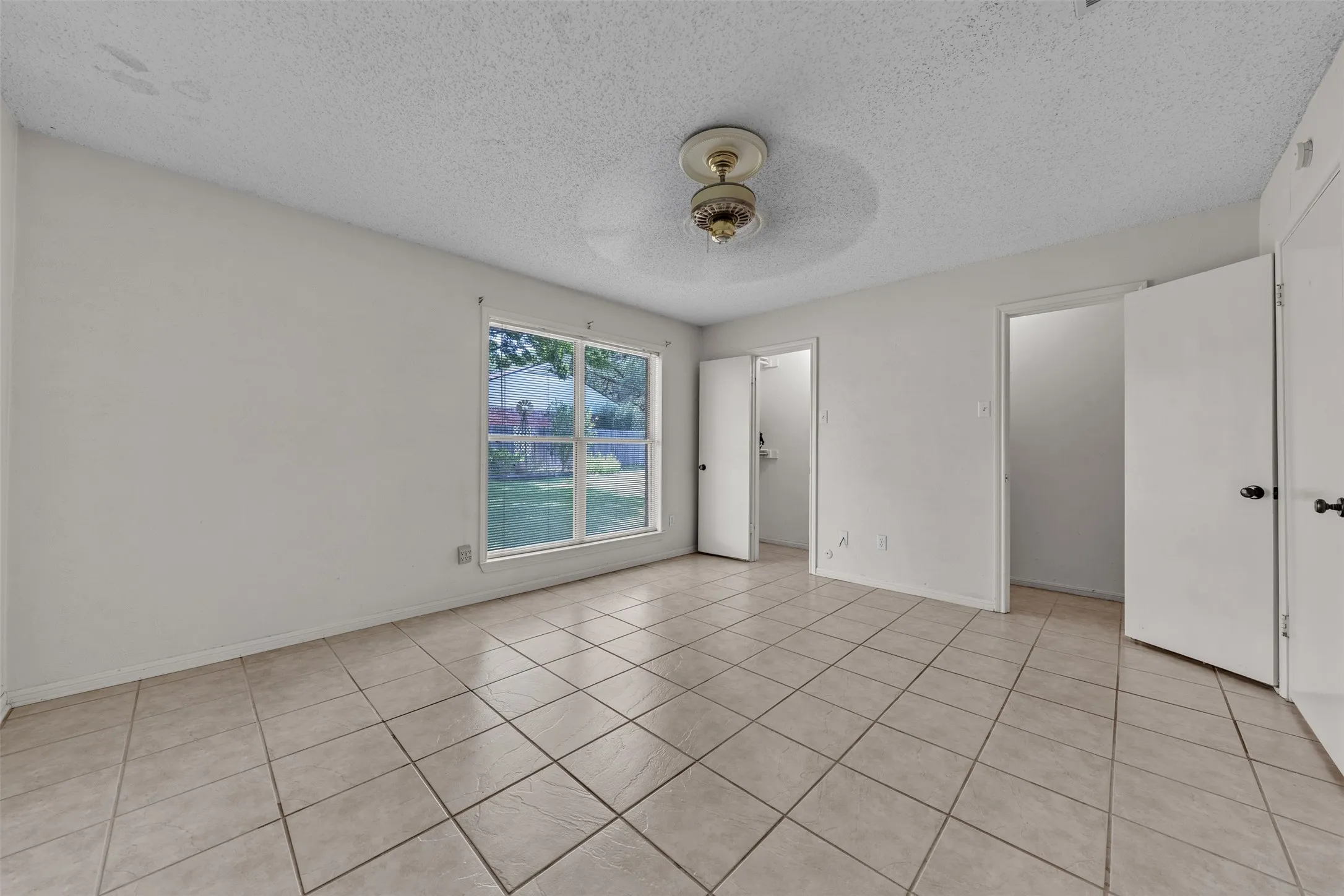 Single Family Residence For Sale in Mc Lennan County , 3256 Village Park Drive, Waco, Texas 76708, 3 Bedroom, 3 Bathroom, 2 Garage spaces, 1,896 Sqft, built in 1976, mls#21325096, Real Estate Agent in Waco, Homes For Sale in Mc Lennan county, Homes For Sale in Waco, Realtor in Waco Texas, Real Estate Brokerage Independent Realty Texas, Luminita Cordes Realtor
