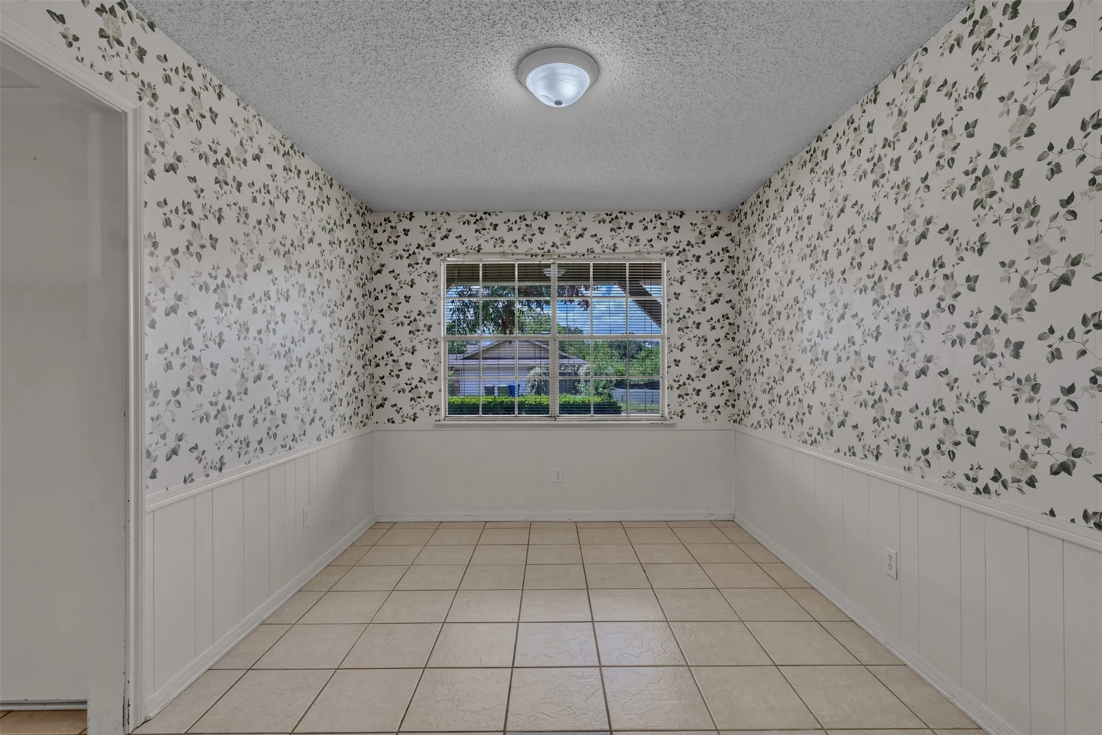 Single Family Residence For Sale in Mc Lennan County , 3256 Village Park Drive, Waco, Texas 76708, 3 Bedroom, 3 Bathroom, 2 Garage spaces, 1,896 Sqft, built in 1976, mls#21325096, Real Estate Agent in Waco, Homes For Sale in Mc Lennan county, Homes For Sale in Waco, Realtor in Waco Texas, Real Estate Brokerage Independent Realty Texas, Luminita Cordes Realtor