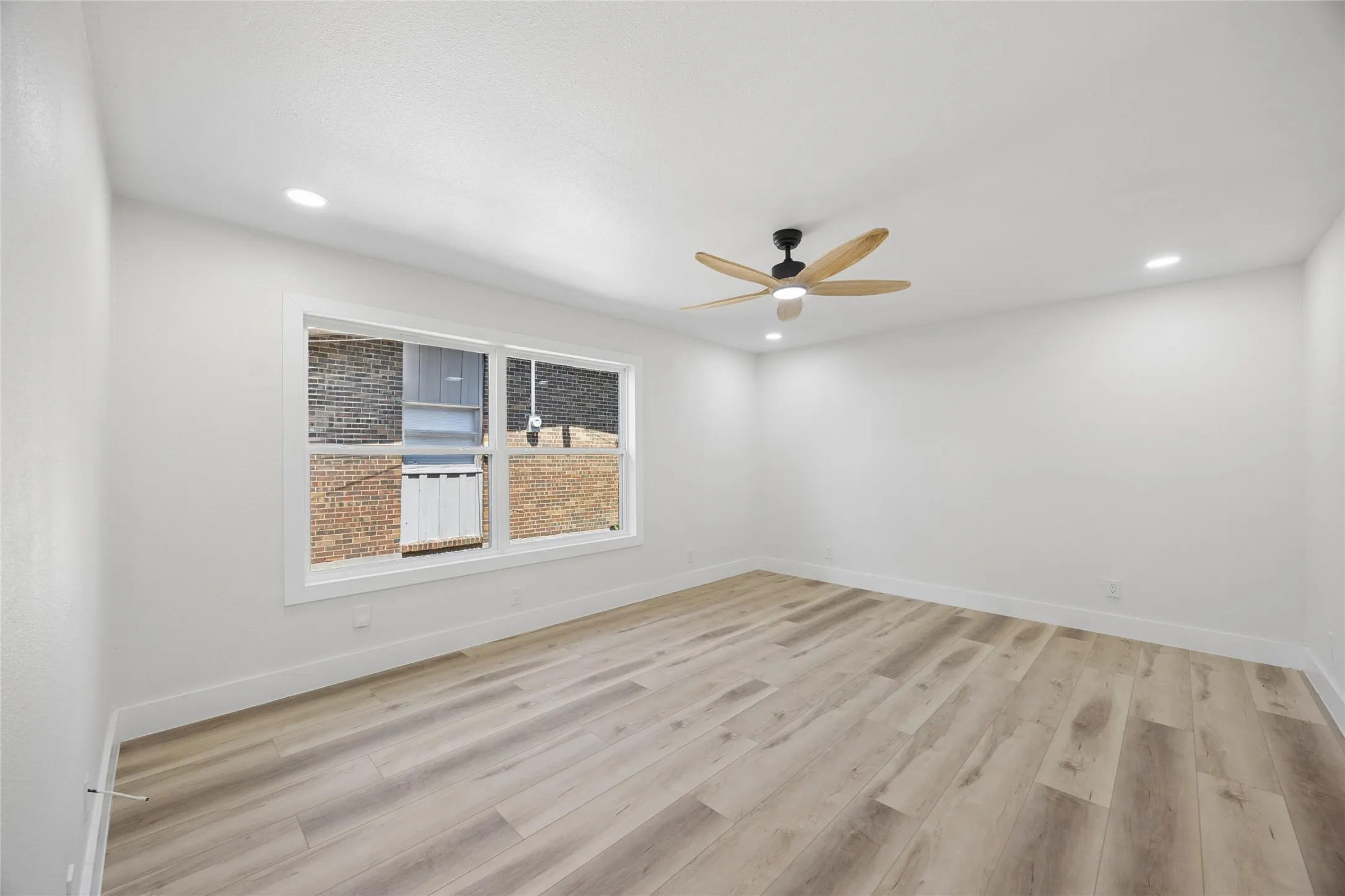 Single Family Residence For Sale in Dallas County , 3332 High Lark Drive, Dallas, Texas 75234, 3 Bedroom, 2 Bathroom, 2 Garage spaces, 1,504 Sqft, built in 1961, Price $410,000, mls#21325182, Real Estate Agent in Dallas, Homes For Sale in Dallas county, Homes For Sale in Dallas, Realtor in Dallas Texas, Real Estate Brokerage Independent Realty Texas, Luminita Cordes Realtor
