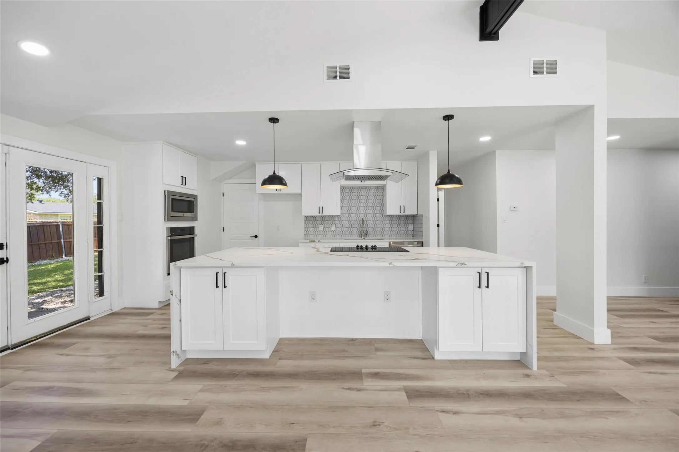Single Family Residence For Sale in Dallas County , 3332 High Lark Drive, Dallas, Texas 75234, 3 Bedroom, 2 Bathroom, 2 Garage spaces, 1,504 Sqft, built in 1961, Price $410,000, mls#21325182, Real Estate Agent in Dallas, Homes For Sale in Dallas county, Homes For Sale in Dallas, Realtor in Dallas Texas, Real Estate Brokerage Independent Realty Texas, Luminita Cordes Realtor