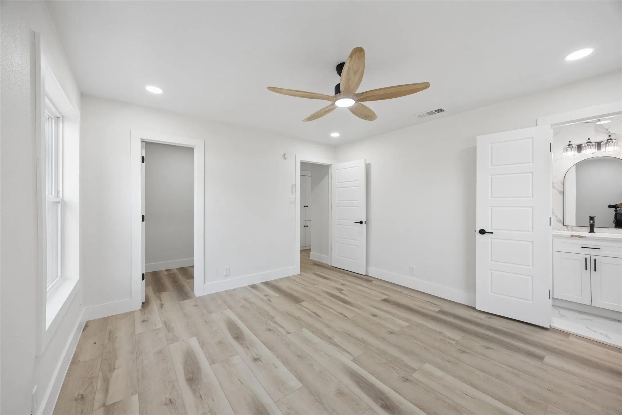 Single Family Residence For Sale in Dallas County , 3332 High Lark Drive, Dallas, Texas 75234, 3 Bedroom, 2 Bathroom, 2 Garage spaces, 1,504 Sqft, built in 1961, Price $410,000, mls#21325182, Real Estate Agent in Dallas, Homes For Sale in Dallas county, Homes For Sale in Dallas, Realtor in Dallas Texas, Real Estate Brokerage Independent Realty Texas, Luminita Cordes Realtor