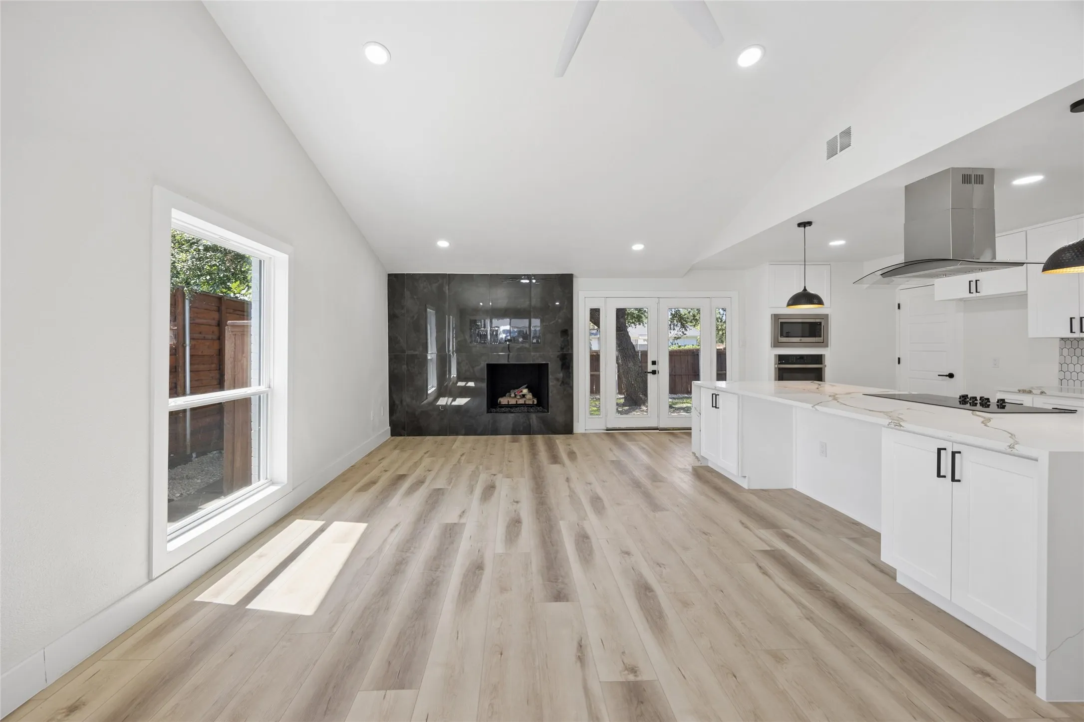Single Family Residence For Sale in Dallas County , 3332 High Lark Drive, Dallas, Texas 75234, 3 Bedroom, 2 Bathroom, 2 Garage spaces, 1,504 Sqft, built in 1961, Price $410,000, mls#21325182, Real Estate Agent in Dallas, Homes For Sale in Dallas county, Homes For Sale in Dallas, Realtor in Dallas Texas, Real Estate Brokerage Independent Realty Texas, Luminita Cordes Realtor