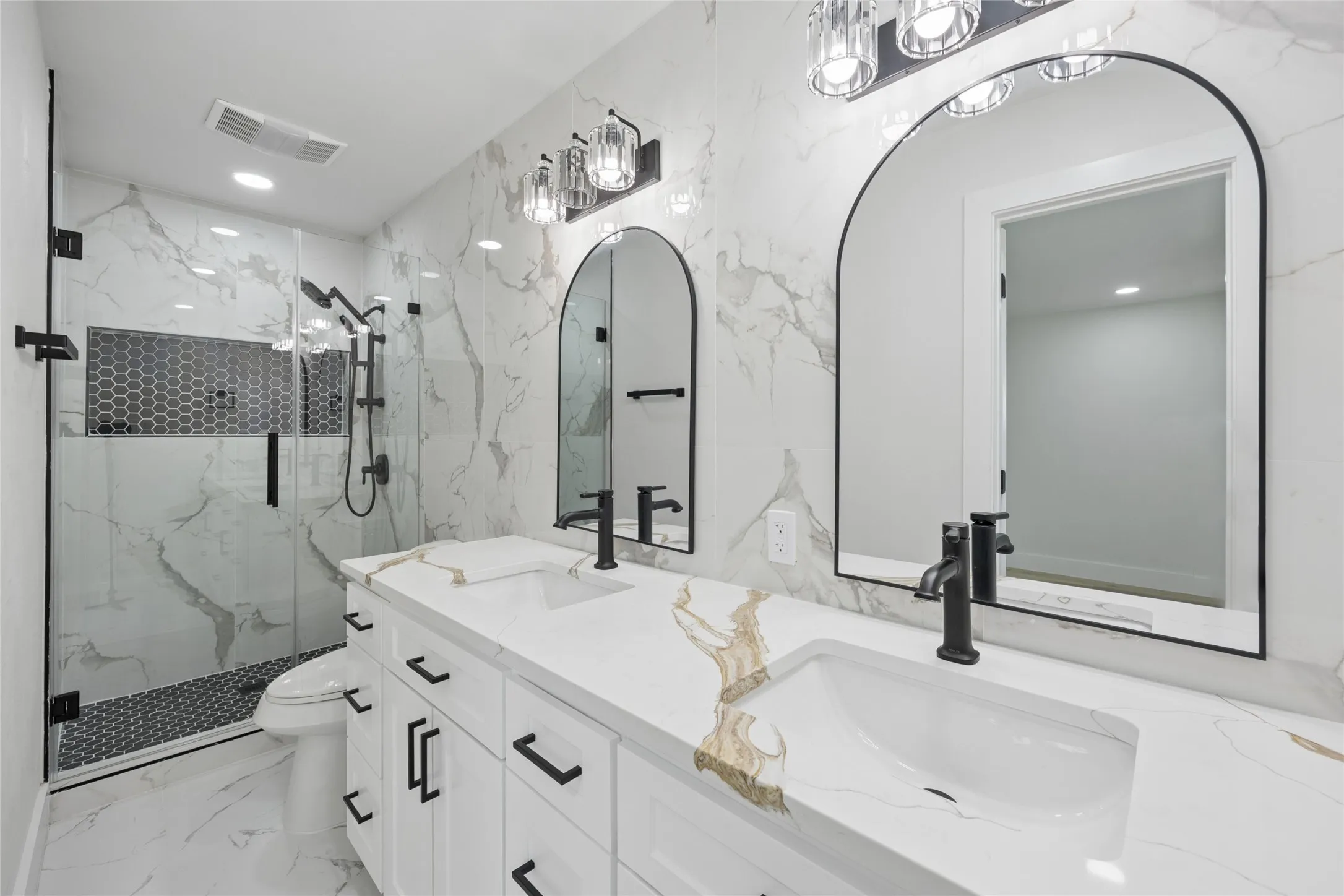 Single Family Residence For Sale in Dallas County , 3332 High Lark Drive, Dallas, Texas 75234, 3 Bedroom, 2 Bathroom, 2 Garage spaces, 1,504 Sqft, built in 1961, Price $410,000, mls#21325182, Real Estate Agent in Dallas, Homes For Sale in Dallas county, Homes For Sale in Dallas, Realtor in Dallas Texas, Real Estate Brokerage Independent Realty Texas, Luminita Cordes Realtor