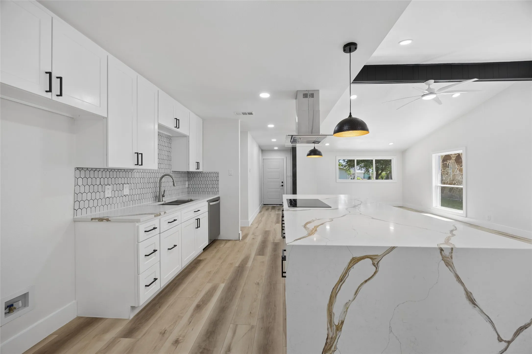 Single Family Residence For Sale in Dallas County , 3332 High Lark Drive, Dallas, Texas 75234, 3 Bedroom, 2 Bathroom, 2 Garage spaces, 1,504 Sqft, built in 1961, Price $410,000, mls#21325182, Real Estate Agent in Dallas, Homes For Sale in Dallas county, Homes For Sale in Dallas, Realtor in Dallas Texas, Real Estate Brokerage Independent Realty Texas, Luminita Cordes Realtor