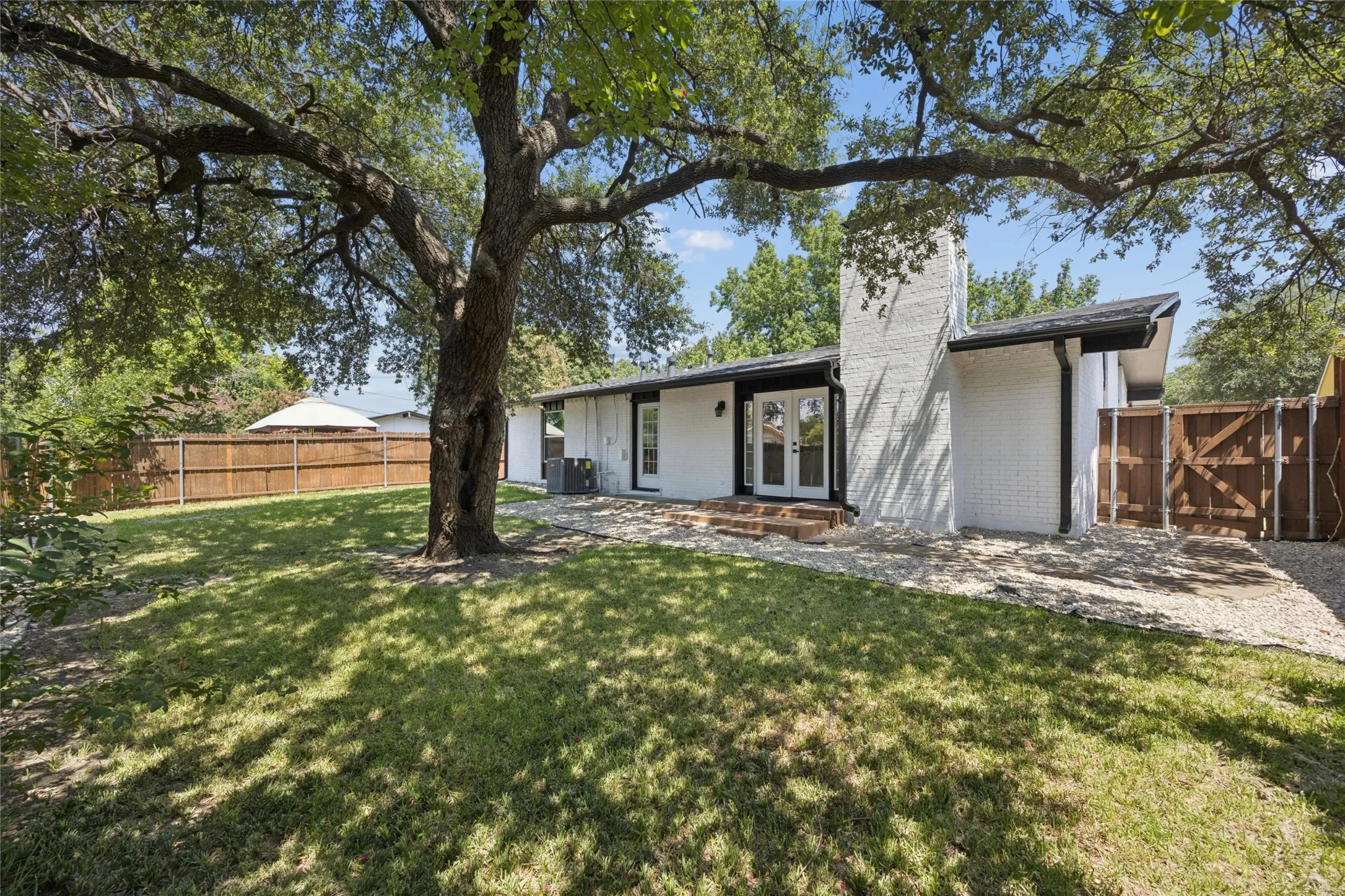 Single Family Residence For Sale in Dallas County , 3332 High Lark Drive, Dallas, Texas 75234, 3 Bedroom, 2 Bathroom, 2 Garage spaces, 1,504 Sqft, built in 1961, Price $410,000, mls#21325182, Real Estate Agent in Dallas, Homes For Sale in Dallas county, Homes For Sale in Dallas, Realtor in Dallas Texas, Real Estate Brokerage Independent Realty Texas, Luminita Cordes Realtor