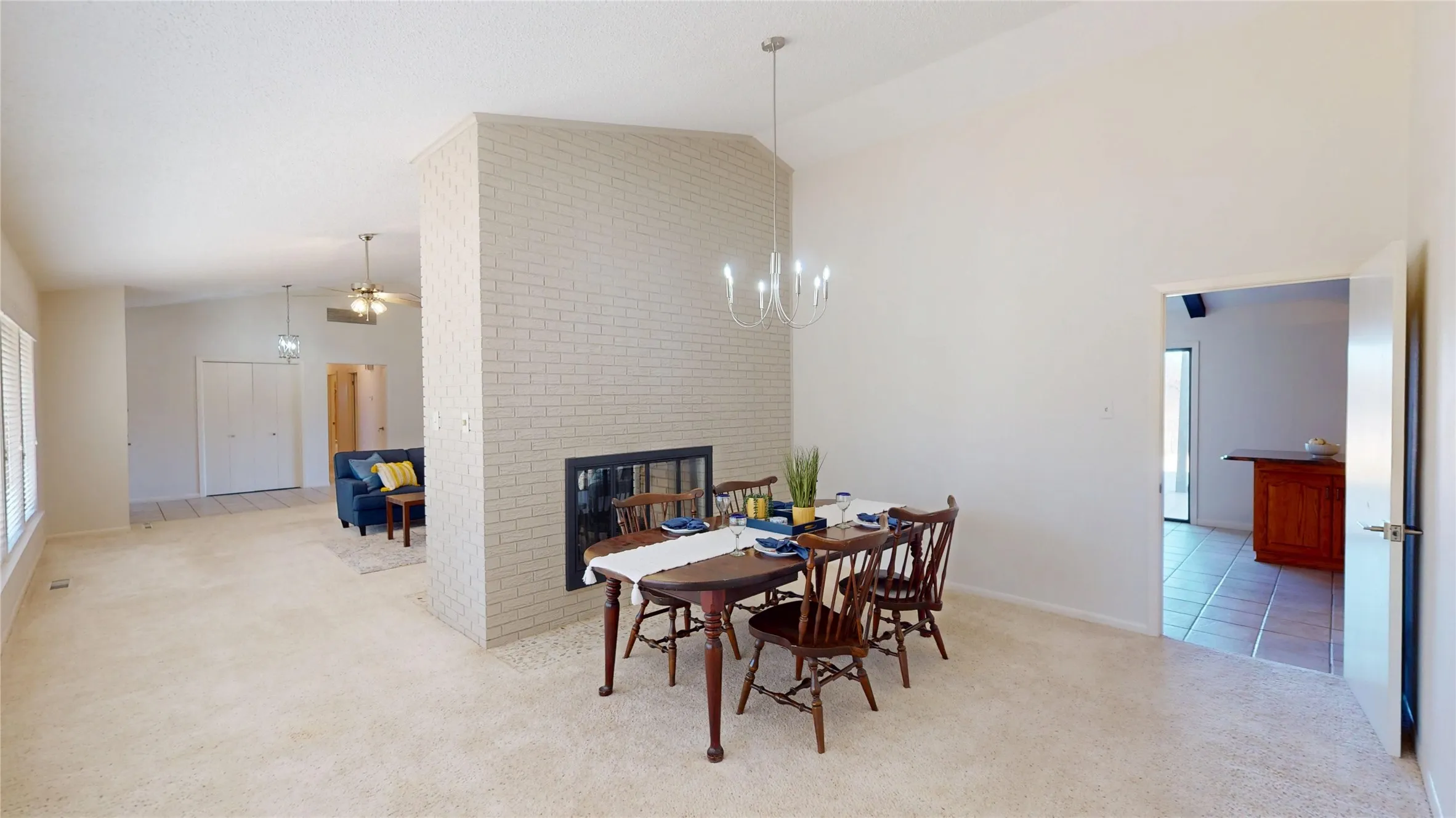 Single Family Residence For Sale in Mc Culloch County , 1124 W 6th, Brady, Texas 76825, 4 Bedroom, 4 Bathroom, 4 Garage spaces, 3,404 Sqft, built in 1960, mls#21325232, Real Estate Agent in Brady, Homes For Sale in Mc Culloch county, Homes For Sale in Brady, Realtor in Brady Texas, Real Estate Brokerage Independent Realty Texas, Luminita Cordes Realtor