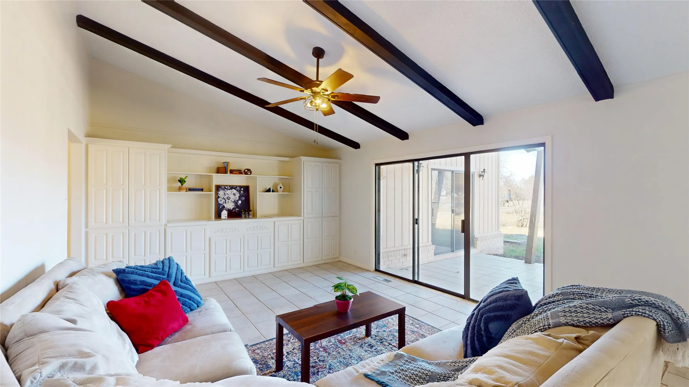 Single Family Residence For Sale in Mc Culloch County , 1124 W 6th, Brady, Texas 76825, 4 Bedroom, 4 Bathroom, 4 Garage spaces, 3,404 Sqft, built in 1960, mls#21325232, Real Estate Agent in Brady, Homes For Sale in Mc Culloch county, Homes For Sale in Brady, Realtor in Brady Texas, Real Estate Brokerage Independent Realty Texas, Luminita Cordes Realtor