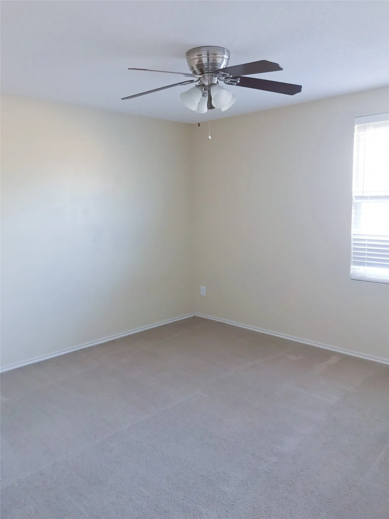 Single Family Residence For Rent in Rockwall County , 3097 Coolwood Lane, Rockwall, Texas 75032, 3 Bedroom, 2 Bathroom, 2 Garage spaces, 1,603 Sqft, built in 2005, mls#21307319, Real Estate Agent in Rockwall, Homes For Rent in Rockwall county, Homes For Rent in Rockwall, Realtor in Rockwall Texas, Real Estate Brokerage Independent Realty Texas, Luminita Cordes Realtor