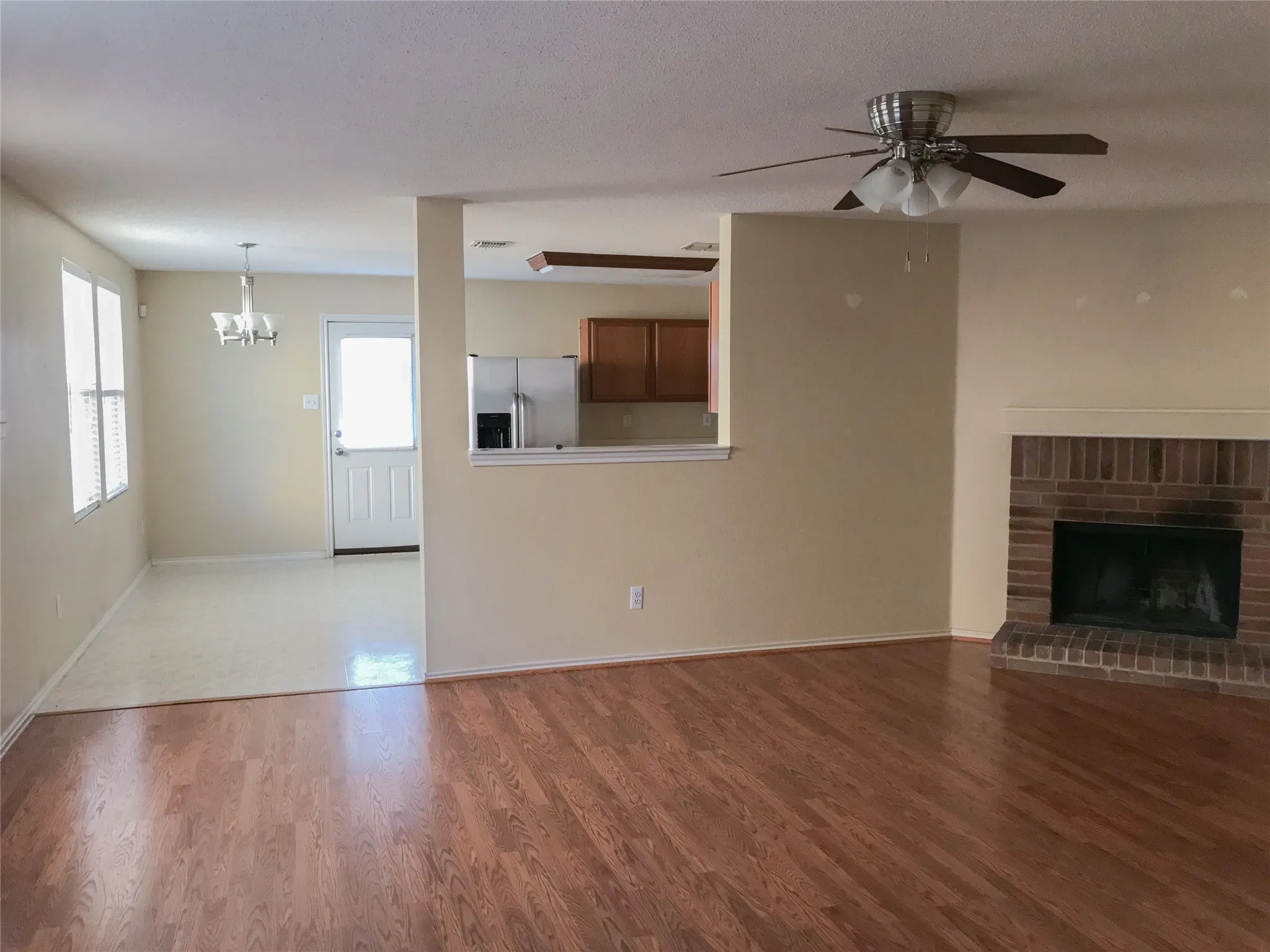 Single Family Residence For Rent in Rockwall County , 3097 Coolwood Lane, Rockwall, Texas 75032, 3 Bedroom, 2 Bathroom, 2 Garage spaces, 1,603 Sqft, built in 2005, mls#21307319, Real Estate Agent in Rockwall, Homes For Rent in Rockwall county, Homes For Rent in Rockwall, Realtor in Rockwall Texas, Real Estate Brokerage Independent Realty Texas, Luminita Cordes Realtor