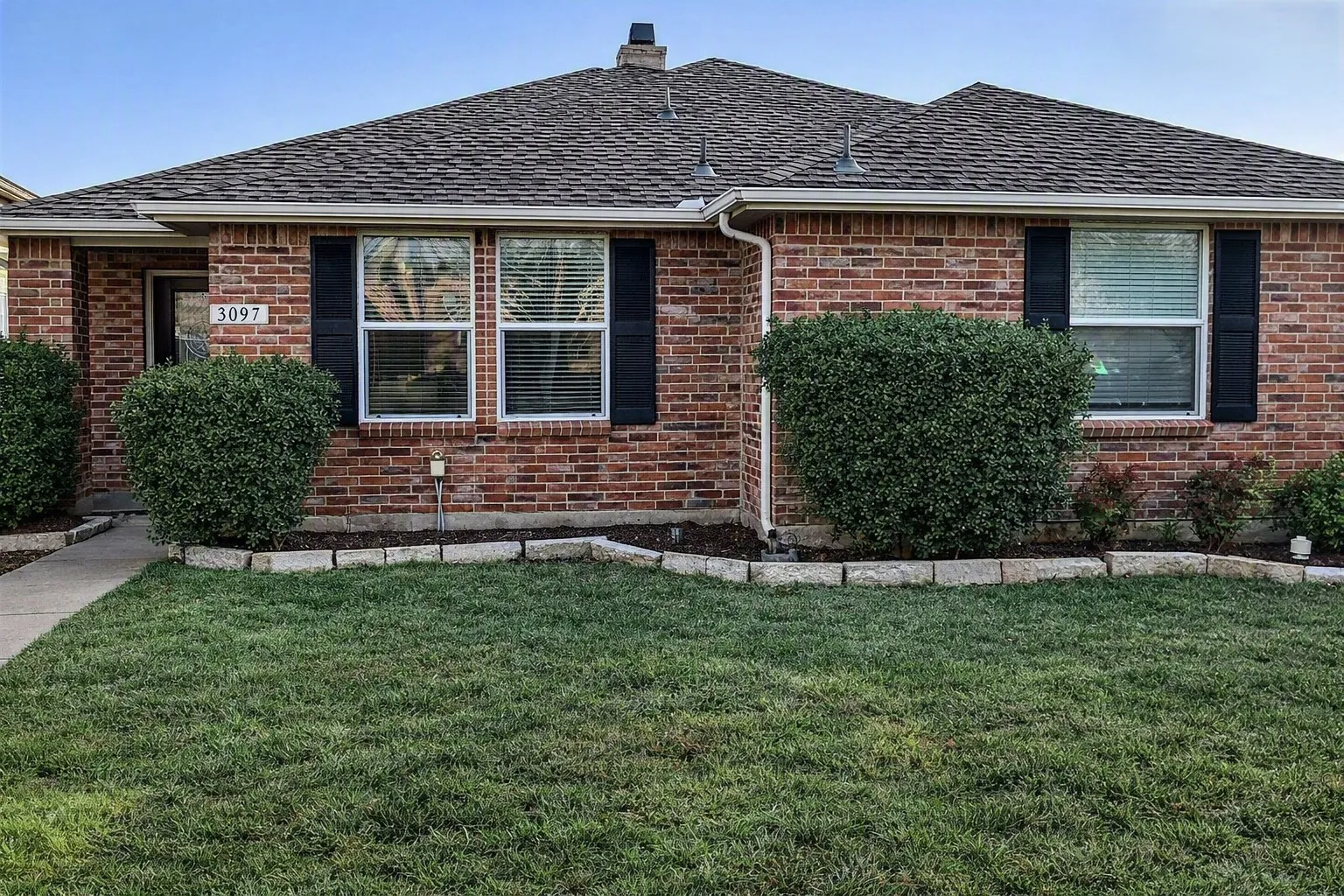 Single Family Residence For Rent in Rockwall County , 3097 Coolwood Lane, Rockwall, Texas 75032, 3 Bedroom, 2 Bathroom, 2 Garage spaces, 1,603 Sqft, built in 2005, mls#21307319, Real Estate Agent in Rockwall, Homes For Rent in Rockwall county, Homes For Rent in Rockwall, Realtor in Rockwall Texas, Real Estate Brokerage Independent Realty Texas, Luminita Cordes Realtor