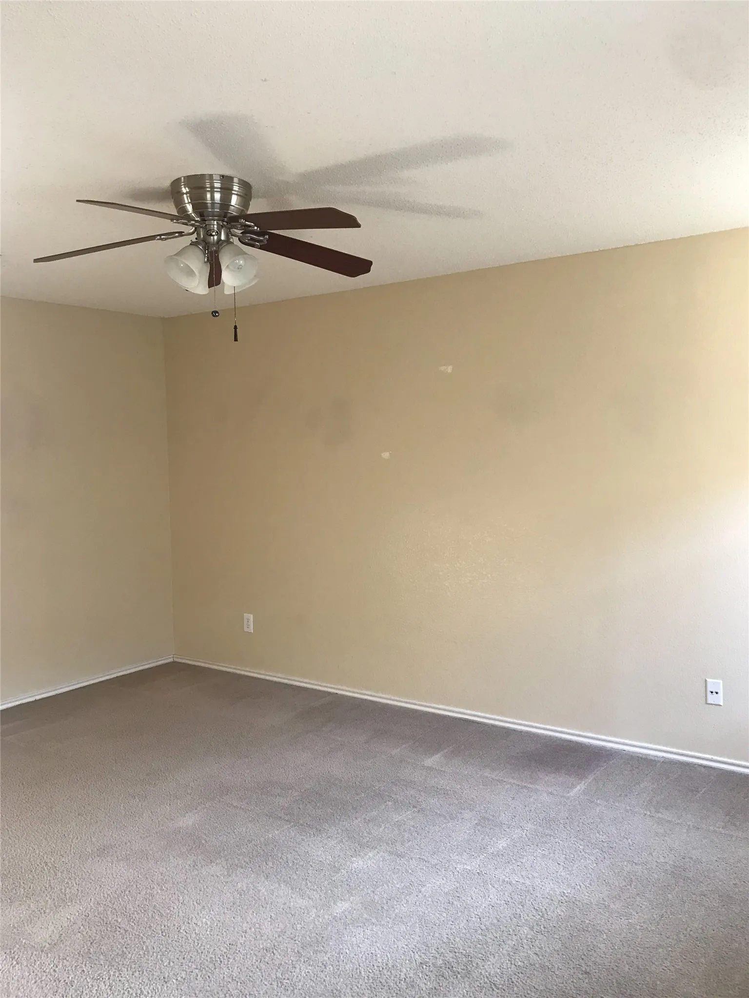 Single Family Residence For Rent in Rockwall County , 3097 Coolwood Lane, Rockwall, Texas 75032, 3 Bedroom, 2 Bathroom, 2 Garage spaces, 1,603 Sqft, built in 2005, mls#21307319, Real Estate Agent in Rockwall, Homes For Rent in Rockwall county, Homes For Rent in Rockwall, Realtor in Rockwall Texas, Real Estate Brokerage Independent Realty Texas, Luminita Cordes Realtor