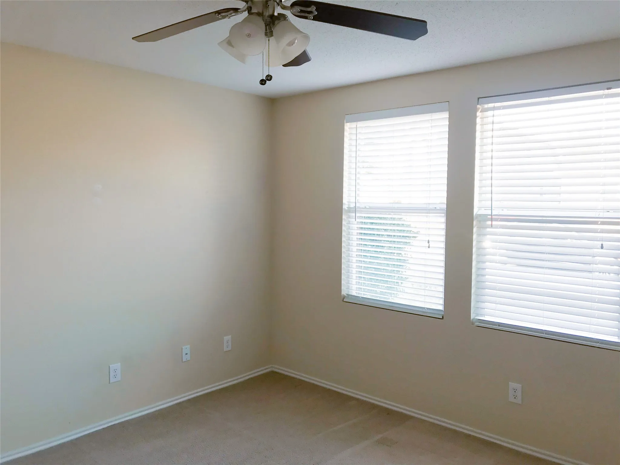Single Family Residence For Rent in Rockwall County , 3097 Coolwood Lane, Rockwall, Texas 75032, 3 Bedroom, 2 Bathroom, 2 Garage spaces, 1,603 Sqft, built in 2005, mls#21307319, Real Estate Agent in Rockwall, Homes For Rent in Rockwall county, Homes For Rent in Rockwall, Realtor in Rockwall Texas, Real Estate Brokerage Independent Realty Texas, Luminita Cordes Realtor
