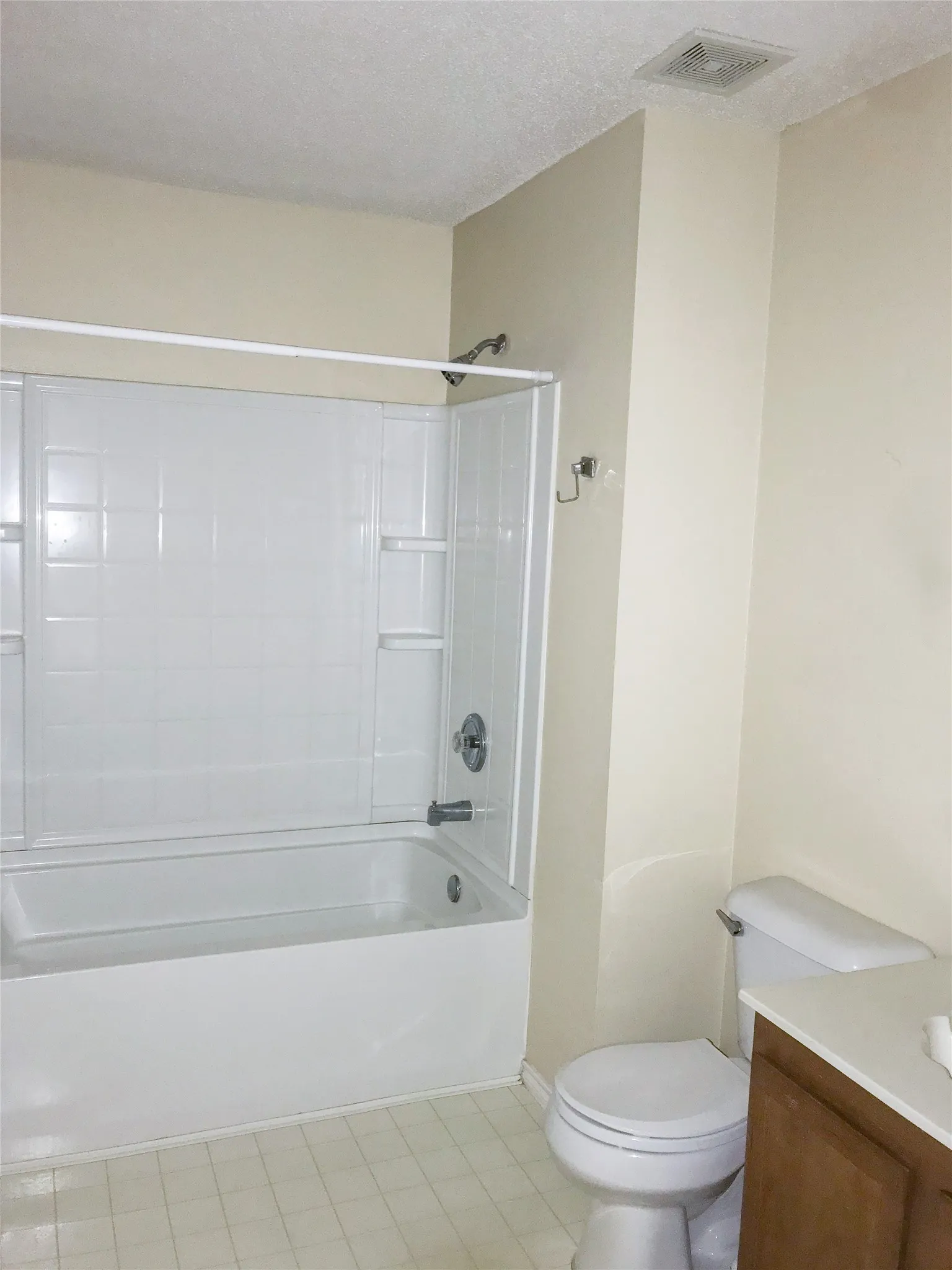 Single Family Residence For Rent in Rockwall County , 3097 Coolwood Lane, Rockwall, Texas 75032, 3 Bedroom, 2 Bathroom, 2 Garage spaces, 1,603 Sqft, built in 2005, mls#21307319, Real Estate Agent in Rockwall, Homes For Rent in Rockwall county, Homes For Rent in Rockwall, Realtor in Rockwall Texas, Real Estate Brokerage Independent Realty Texas, Luminita Cordes Realtor