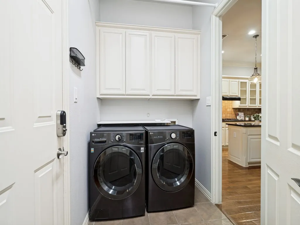 Townhouse For Sale in Collin County , 5381 Keswick Drive, Frisco, Texas 75034, 3 Bedroom, 3 Bathroom, 2 Garage spaces, 2,476 Sqft, built in 2005, mls#21319569, Real Estate Agent in Frisco, Homes For Sale in Collin county, Homes For Sale in Frisco, Realtor in Frisco Texas, Real Estate Brokerage Independent Realty Texas, Luminita Cordes Realtor