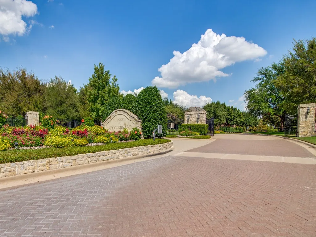 Townhouse For Sale in Collin County , 5381 Keswick Drive, Frisco, Texas 75034, 3 Bedroom, 3 Bathroom, 2 Garage spaces, 2,476 Sqft, built in 2005, mls#21319569, Real Estate Agent in Frisco, Homes For Sale in Collin county, Homes For Sale in Frisco, Realtor in Frisco Texas, Real Estate Brokerage Independent Realty Texas, Luminita Cordes Realtor