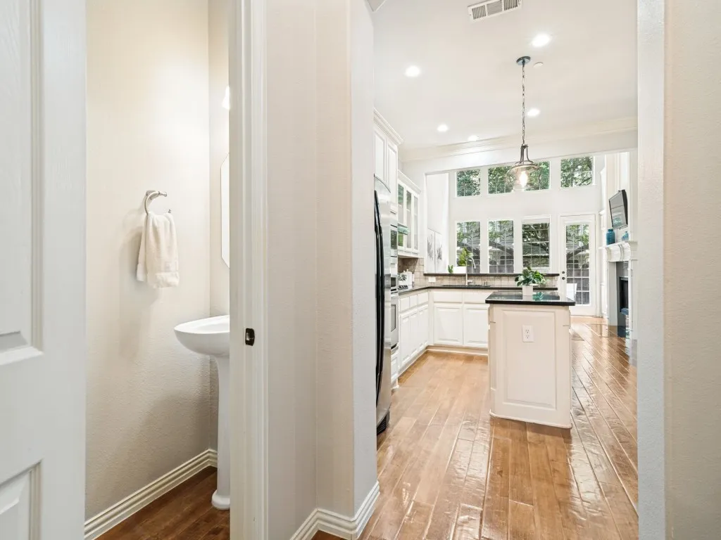 Townhouse For Sale in Collin County , 5381 Keswick Drive, Frisco, Texas 75034, 3 Bedroom, 3 Bathroom, 2 Garage spaces, 2,476 Sqft, built in 2005, mls#21319569, Real Estate Agent in Frisco, Homes For Sale in Collin county, Homes For Sale in Frisco, Realtor in Frisco Texas, Real Estate Brokerage Independent Realty Texas, Luminita Cordes Realtor