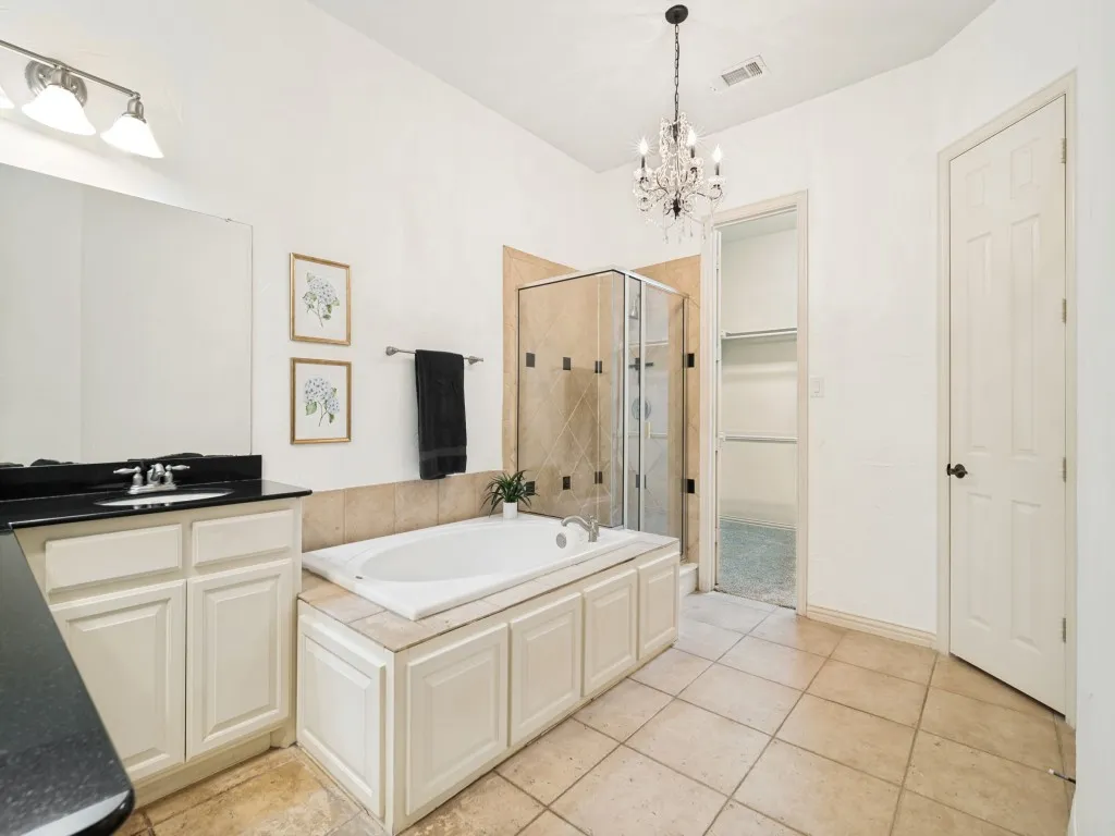 Townhouse For Sale in Collin County , 5381 Keswick Drive, Frisco, Texas 75034, 3 Bedroom, 3 Bathroom, 2 Garage spaces, 2,476 Sqft, built in 2005, mls#21319569, Real Estate Agent in Frisco, Homes For Sale in Collin county, Homes For Sale in Frisco, Realtor in Frisco Texas, Real Estate Brokerage Independent Realty Texas, Luminita Cordes Realtor