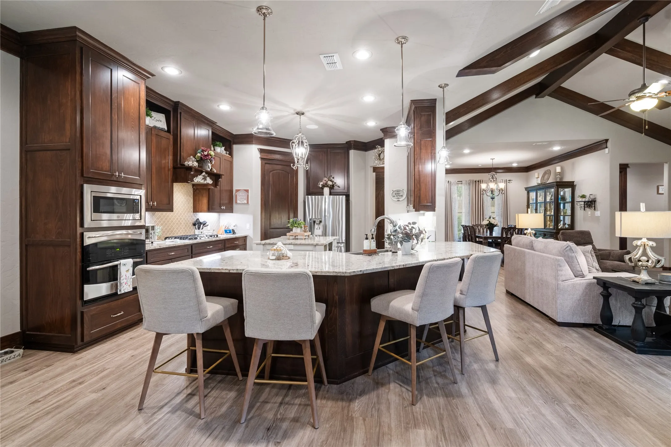 Single Family Residence For Sale in Gregg County , 4002 Shadow Ridge Lane, Longview, Texas 75605, 4 Bedroom, 4 Bathroom, 3 Garage spaces, 3,051 Sqft, built in 2016, mls#21325243, Real Estate Agent in Longview, Homes For Sale in Gregg county, Homes For Sale in Longview, Realtor in Longview Texas, Real Estate Brokerage Independent Realty Texas, Luminita Cordes Realtor