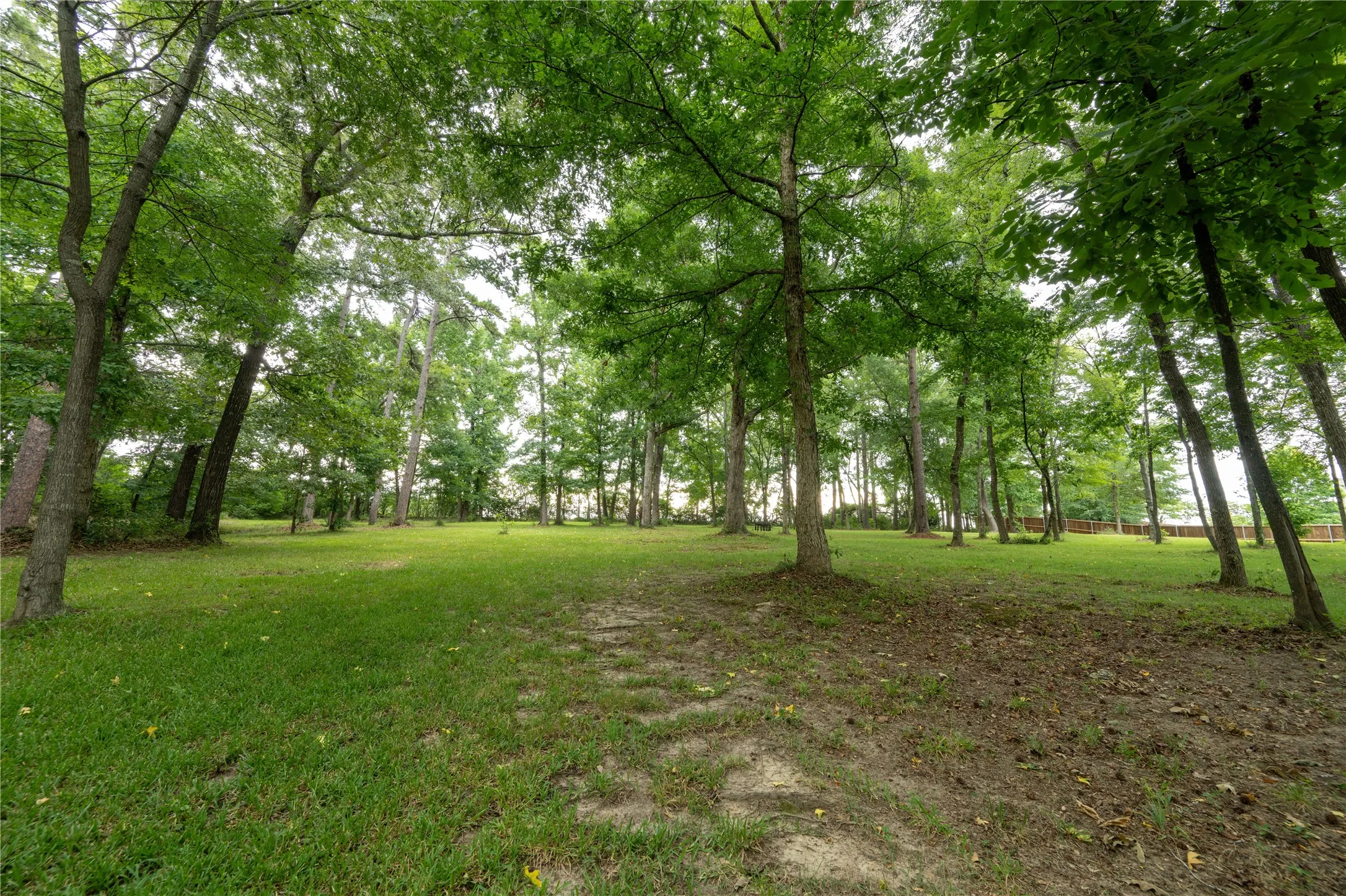 Single Family Residence For Sale in Gregg County , 4002 Shadow Ridge Lane, Longview, Texas 75605, 4 Bedroom, 4 Bathroom, 3 Garage spaces, 3,051 Sqft, built in 2016, mls#21325243, Real Estate Agent in Longview, Homes For Sale in Gregg county, Homes For Sale in Longview, Realtor in Longview Texas, Real Estate Brokerage Independent Realty Texas, Luminita Cordes Realtor