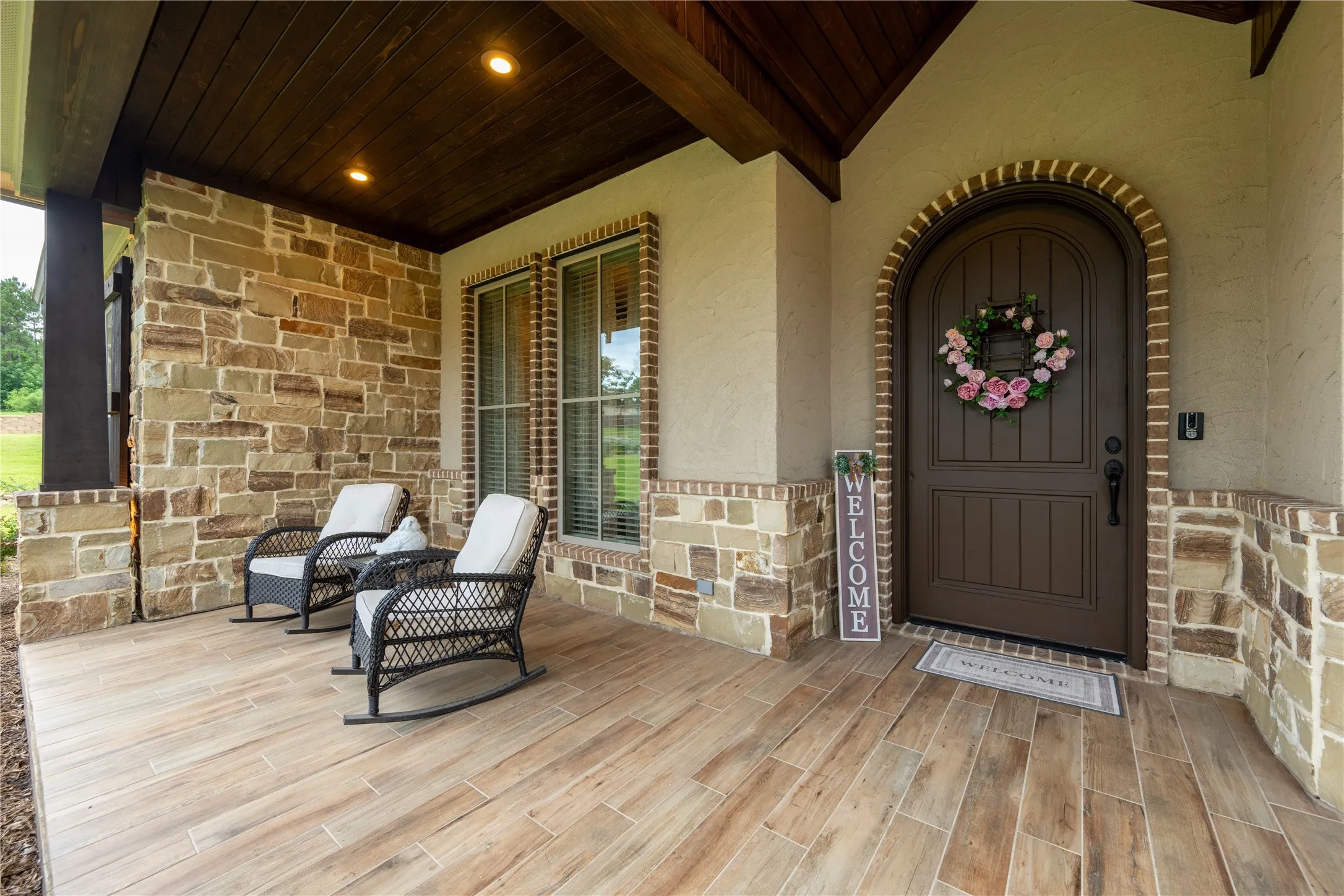 Single Family Residence For Sale in Gregg County , 4002 Shadow Ridge Lane, Longview, Texas 75605, 4 Bedroom, 4 Bathroom, 3 Garage spaces, 3,051 Sqft, built in 2016, mls#21325243, Real Estate Agent in Longview, Homes For Sale in Gregg county, Homes For Sale in Longview, Realtor in Longview Texas, Real Estate Brokerage Independent Realty Texas, Luminita Cordes Realtor