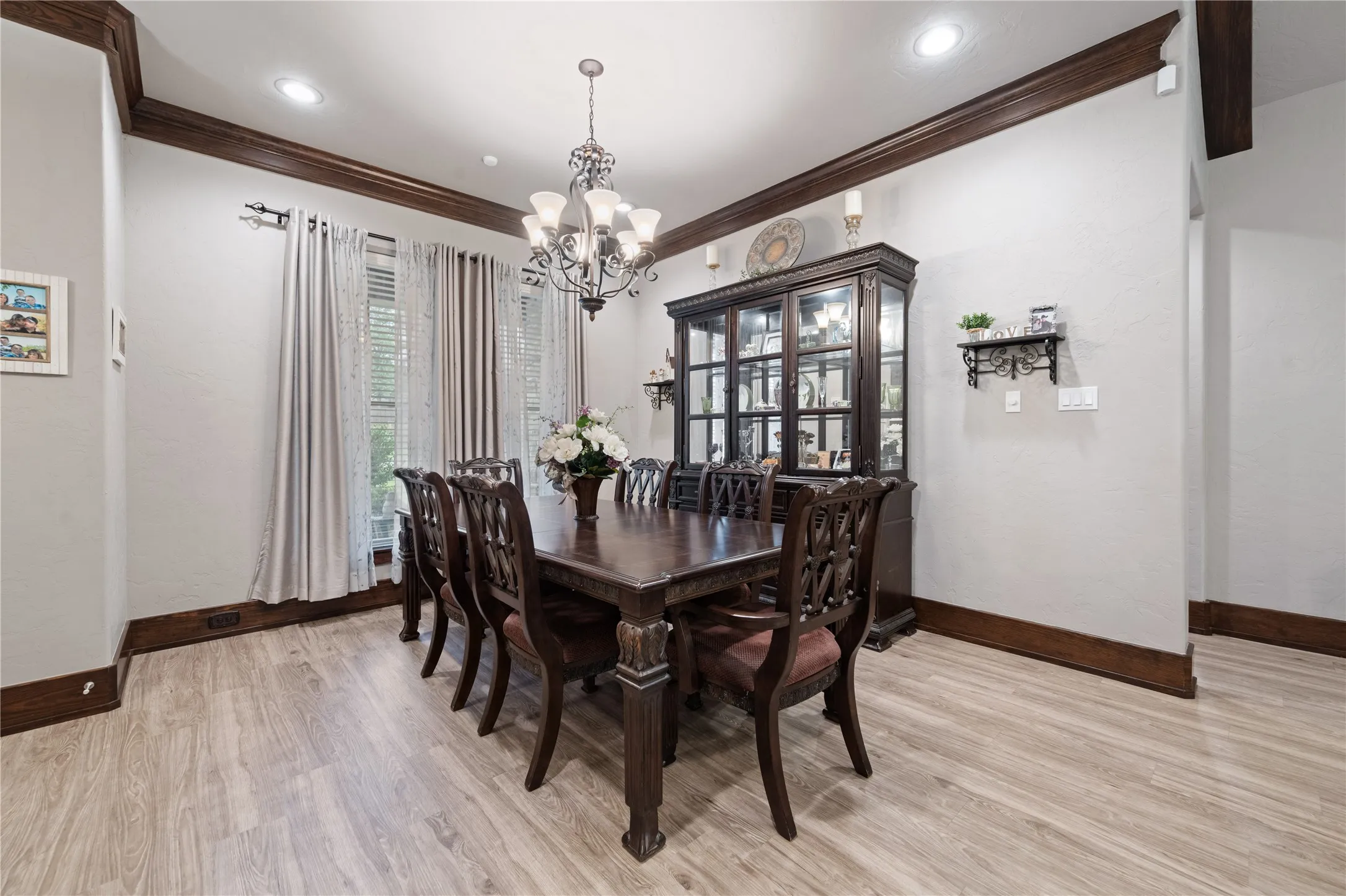 Single Family Residence For Sale in Gregg County , 4002 Shadow Ridge Lane, Longview, Texas 75605, 4 Bedroom, 4 Bathroom, 3 Garage spaces, 3,051 Sqft, built in 2016, mls#21325243, Real Estate Agent in Longview, Homes For Sale in Gregg county, Homes For Sale in Longview, Realtor in Longview Texas, Real Estate Brokerage Independent Realty Texas, Luminita Cordes Realtor
