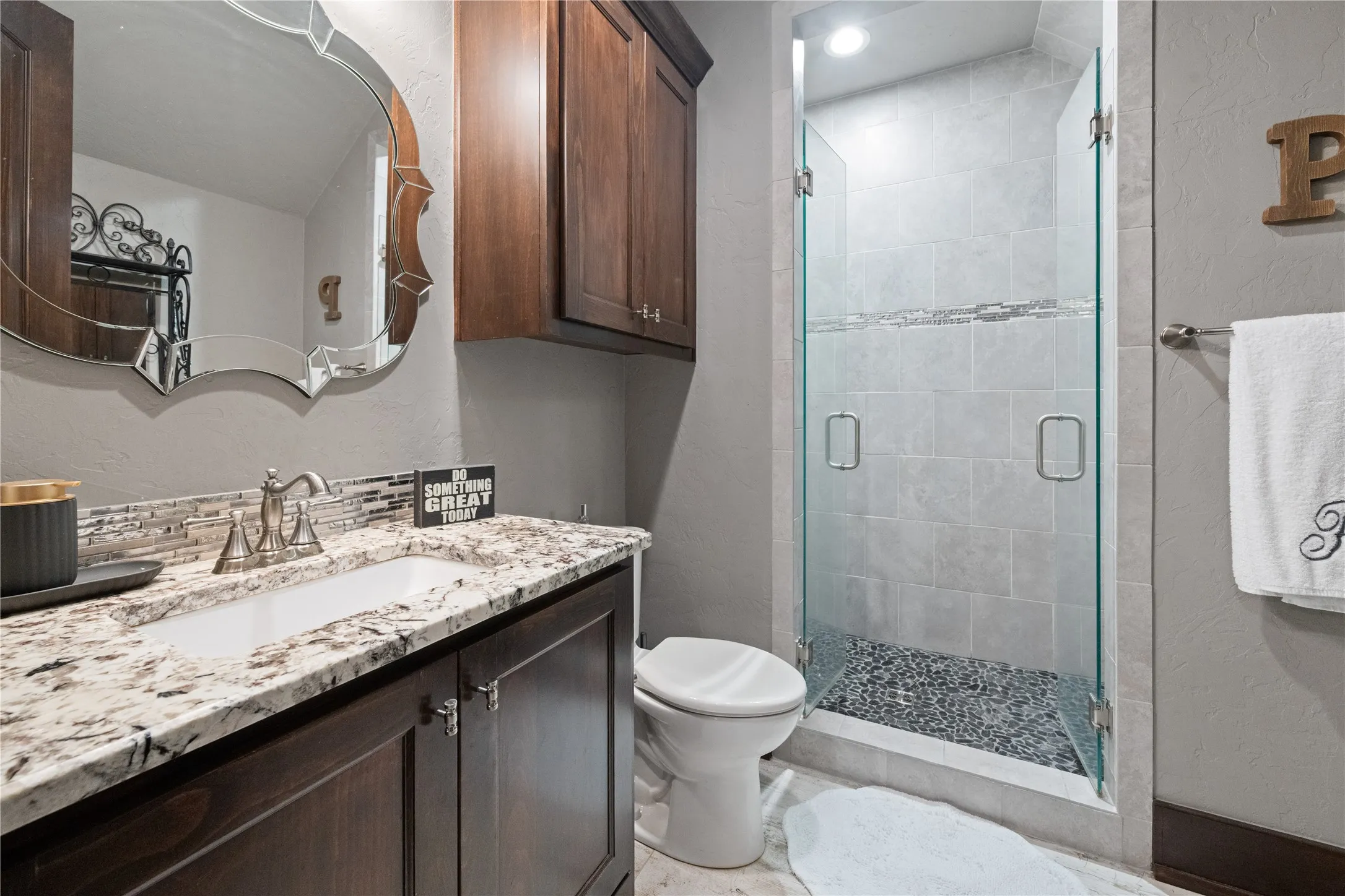 Single Family Residence For Sale in Gregg County , 4002 Shadow Ridge Lane, Longview, Texas 75605, 4 Bedroom, 4 Bathroom, 3 Garage spaces, 3,051 Sqft, built in 2016, mls#21325243, Real Estate Agent in Longview, Homes For Sale in Gregg county, Homes For Sale in Longview, Realtor in Longview Texas, Real Estate Brokerage Independent Realty Texas, Luminita Cordes Realtor
