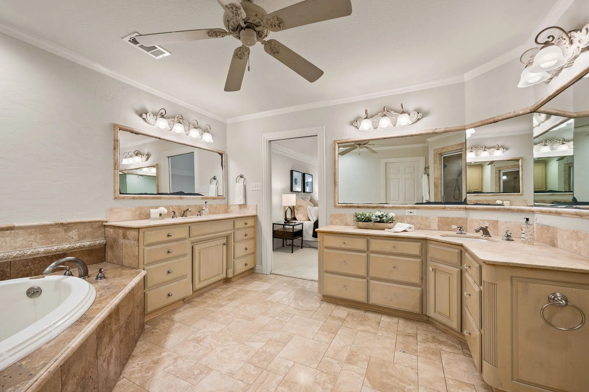 Single Family Residence For Sale in Tarrant County , 3716 Oakwood Drive, Grapevine, Texas 76051, 3 Bedroom, 3 Bathroom, 2 Garage spaces, 3,562 Sqft, built in 1960, mls#21324779, Real Estate Agent in Grapevine, Homes For Sale in Tarrant county, Homes For Sale in Grapevine, Realtor in Grapevine Texas, Real Estate Brokerage Independent Realty Texas, Luminita Cordes Realtor