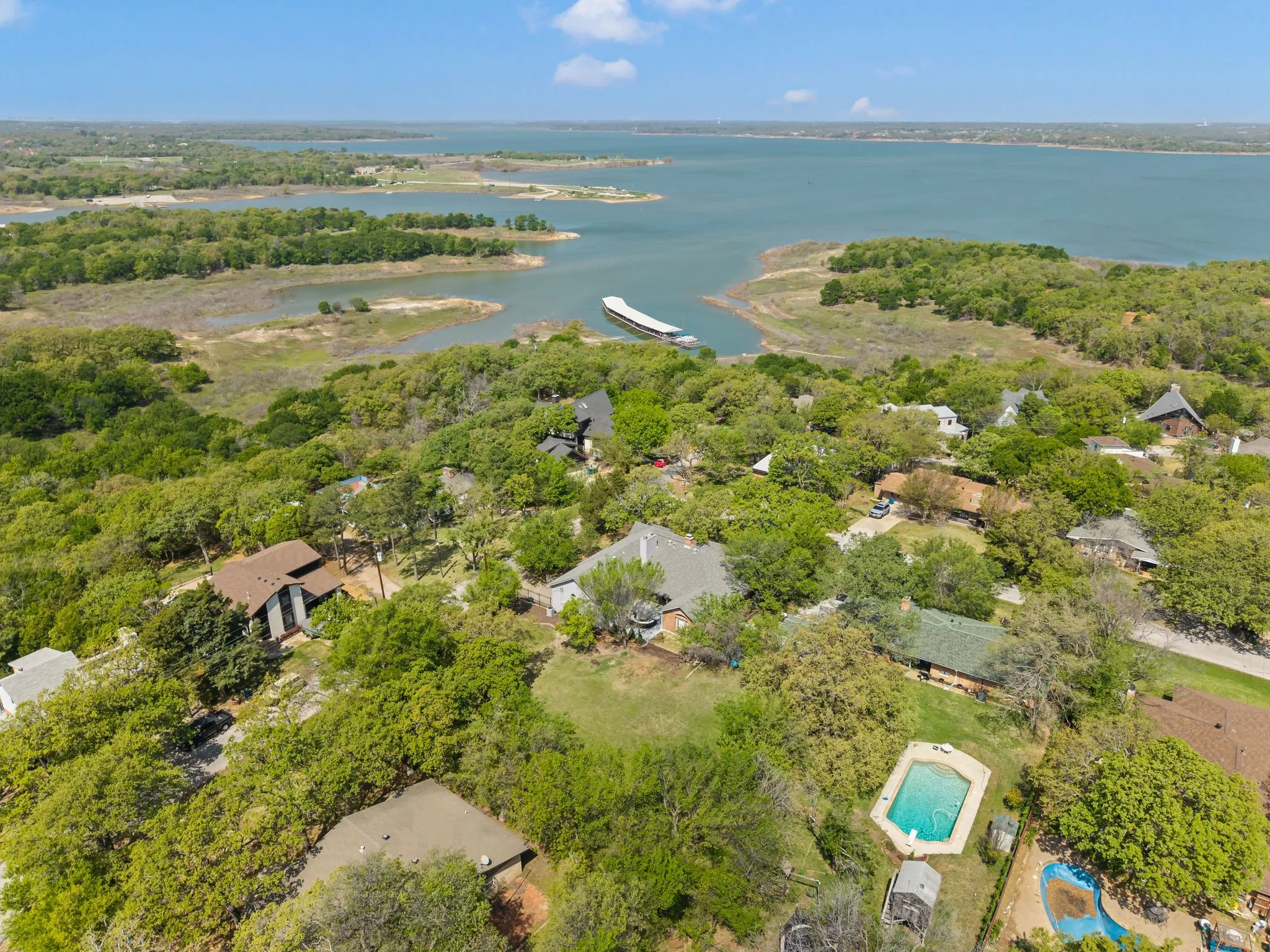 Single Family Residence For Sale in Tarrant County , 3716 Oakwood Drive, Grapevine, Texas 76051, 3 Bedroom, 3 Bathroom, 2 Garage spaces, 3,562 Sqft, built in 1960, mls#21324779, Real Estate Agent in Grapevine, Homes For Sale in Tarrant county, Homes For Sale in Grapevine, Realtor in Grapevine Texas, Real Estate Brokerage Independent Realty Texas, Luminita Cordes Realtor
