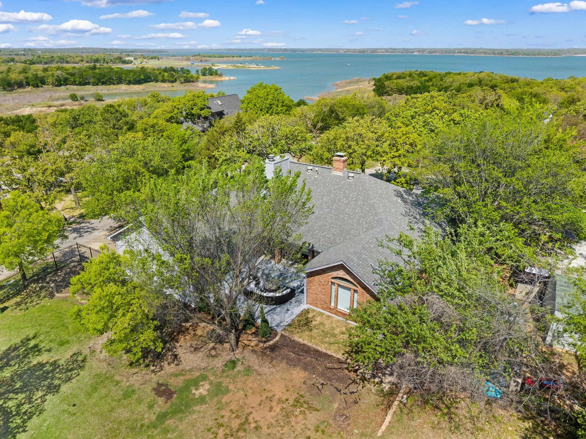 Single Family Residence For Sale in Tarrant County , 3716 Oakwood Drive, Grapevine, Texas 76051, 3 Bedroom, 3 Bathroom, 2 Garage spaces, 3,562 Sqft, built in 1960, mls#21324779, Real Estate Agent in Grapevine, Homes For Sale in Tarrant county, Homes For Sale in Grapevine, Realtor in Grapevine Texas, Real Estate Brokerage Independent Realty Texas, Luminita Cordes Realtor