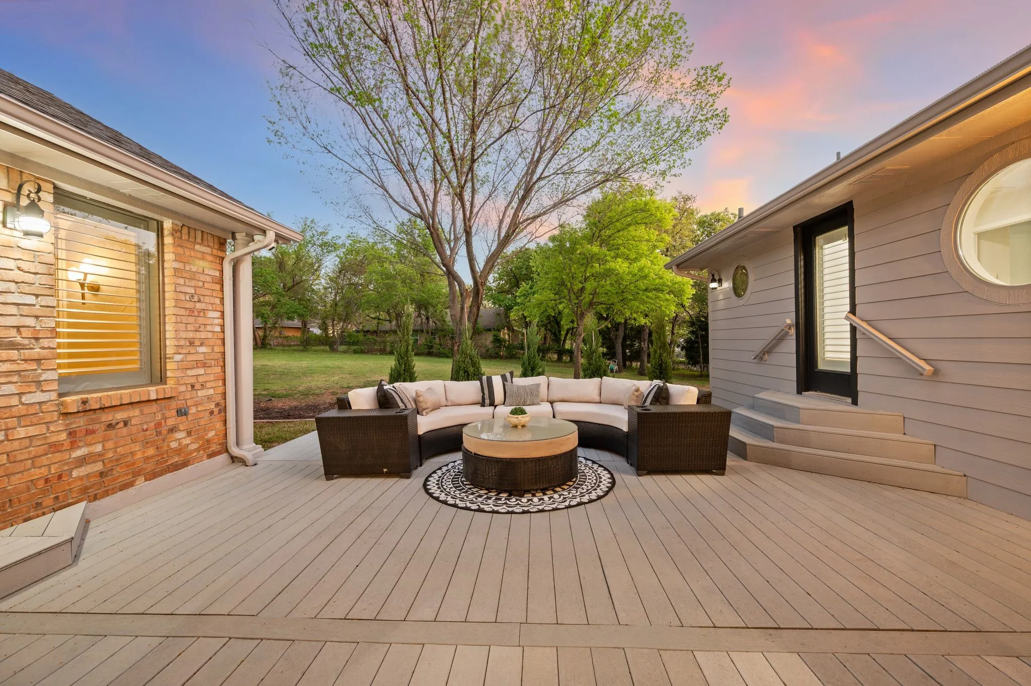 Single Family Residence For Sale in Tarrant County , 3716 Oakwood Drive, Grapevine, Texas 76051, 3 Bedroom, 3 Bathroom, 2 Garage spaces, 3,562 Sqft, built in 1960, mls#21324779, Real Estate Agent in Grapevine, Homes For Sale in Tarrant county, Homes For Sale in Grapevine, Realtor in Grapevine Texas, Real Estate Brokerage Independent Realty Texas, Luminita Cordes Realtor
