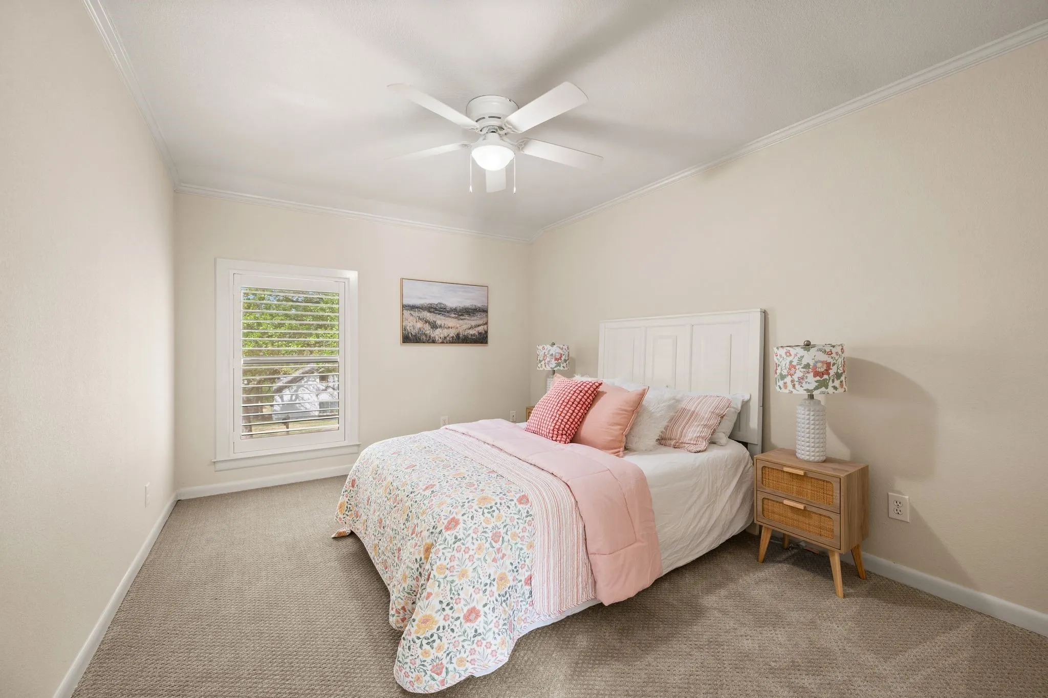 Single Family Residence For Sale in Tarrant County , 3716 Oakwood Drive, Grapevine, Texas 76051, 3 Bedroom, 3 Bathroom, 2 Garage spaces, 3,562 Sqft, built in 1960, mls#21324779, Real Estate Agent in Grapevine, Homes For Sale in Tarrant county, Homes For Sale in Grapevine, Realtor in Grapevine Texas, Real Estate Brokerage Independent Realty Texas, Luminita Cordes Realtor