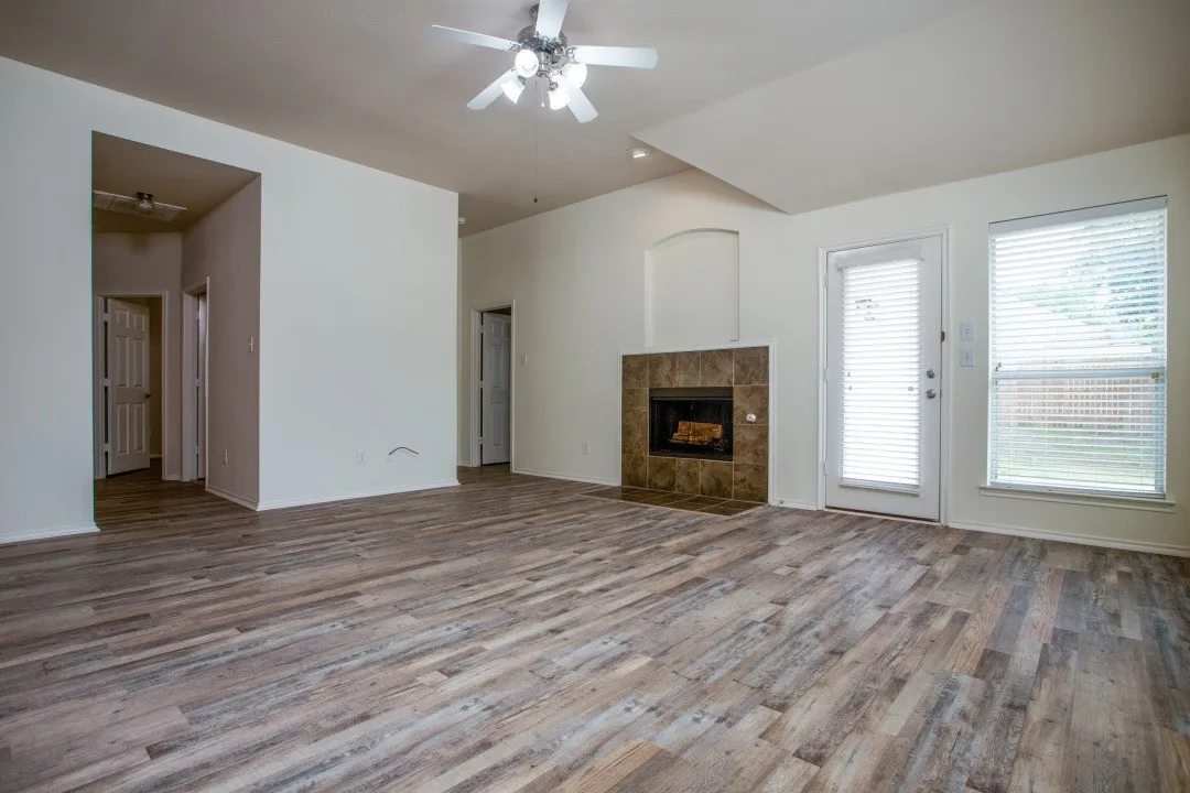 Single Family Residence For Rent in Collin County , 9900 Northgate Drive, Mc Kinney, Texas 75072, 3 Bedroom, 2 Bathroom, 2 Garage spaces, 1,735 Sqft, built in 2006, mls#21317699, Real Estate Agent in Mc Kinney, Homes For Rent in Collin county, Homes For Rent in Mc Kinney, Realtor in Mc Kinney Texas, Real Estate Brokerage Independent Realty Texas, Luminita Cordes Realtor