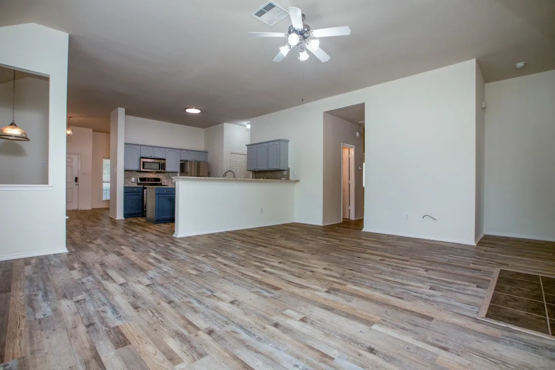 Single Family Residence For Rent in Collin County , 9900 Northgate Drive, Mc Kinney, Texas 75072, 3 Bedroom, 2 Bathroom, 2 Garage spaces, 1,735 Sqft, built in 2006, mls#21317699, Real Estate Agent in Mc Kinney, Homes For Rent in Collin county, Homes For Rent in Mc Kinney, Realtor in Mc Kinney Texas, Real Estate Brokerage Independent Realty Texas, Luminita Cordes Realtor