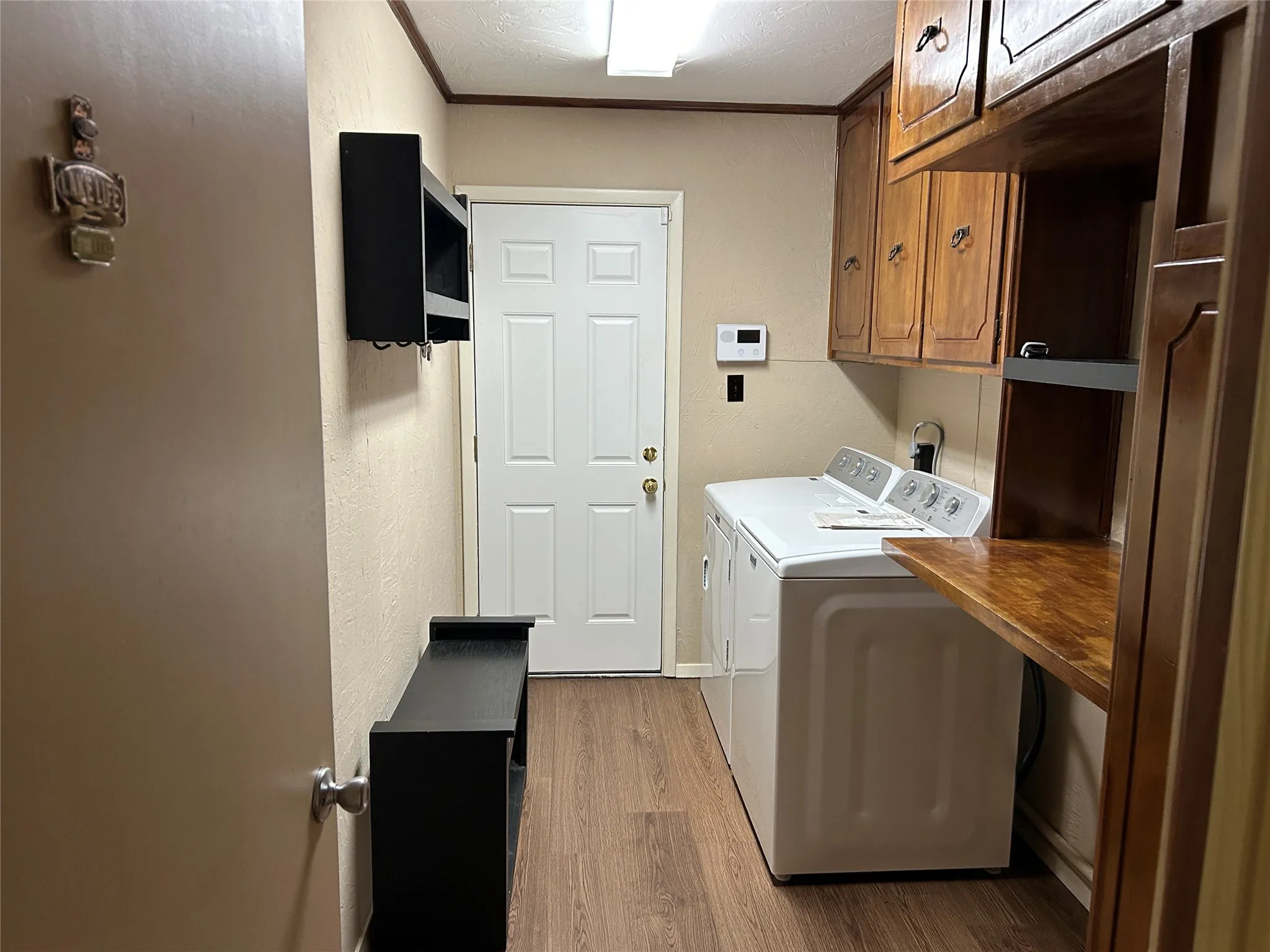 Single Family Residence For Sale in Hood County , 2546 Rockcliff Court, Granbury, Texas 76048, 2 Bedroom, 2 Bathroom, 2 Garage spaces, 1,477 Sqft, built in 1984, Price $370,000, mls#21322432, Real Estate Agent in Granbury, Homes For Sale in Hood county, Homes For Sale in Granbury, Realtor in Granbury Texas, Real Estate Brokerage Independent Realty Texas, Luminita Cordes Realtor