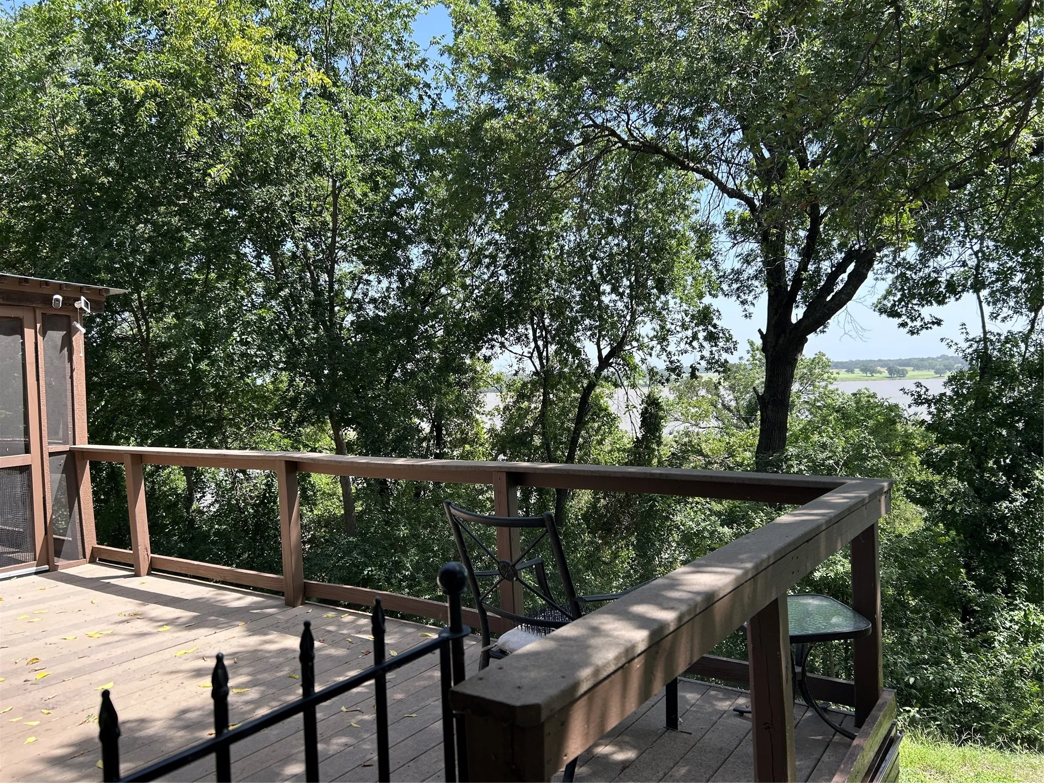 Single Family Residence For Sale in Hood County , 2546 Rockcliff Court, Granbury, Texas 76048, 2 Bedroom, 2 Bathroom, 2 Garage spaces, 1,477 Sqft, built in 1984, Price $370,000, mls#21322432, Real Estate Agent in Granbury, Homes For Sale in Hood county, Homes For Sale in Granbury, Realtor in Granbury Texas, Real Estate Brokerage Independent Realty Texas, Luminita Cordes Realtor