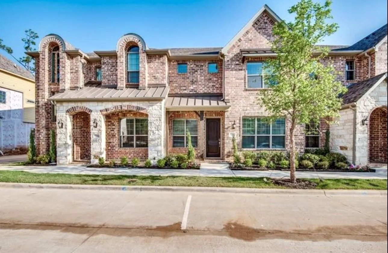 Townhouse For Rent in Denton County , 2220 Epitome Avenue, Flower Mound, Texas 75028, 3 Bedroom, 3 Bathroom, 2 Garage spaces, 1,688 Sqft, built in 2019, Price $3,100, mls#21322898, Real Estate Agent in Flower Mound, Homes For Rent in Denton county, Homes For Rent in Flower Mound, Realtor in Flower Mound Texas, Real Estate Brokerage Independent Realty Texas, Luminita Cordes Realtor