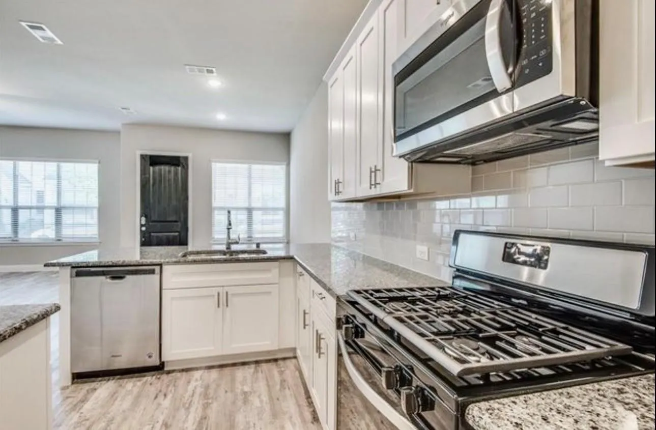 Townhouse For Rent in Denton County , 2220 Epitome Avenue, Flower Mound, Texas 75028, 3 Bedroom, 3 Bathroom, 2 Garage spaces, 1,688 Sqft, built in 2019, Price $3,100, mls#21322898, Real Estate Agent in Flower Mound, Homes For Rent in Denton county, Homes For Rent in Flower Mound, Realtor in Flower Mound Texas, Real Estate Brokerage Independent Realty Texas, Luminita Cordes Realtor