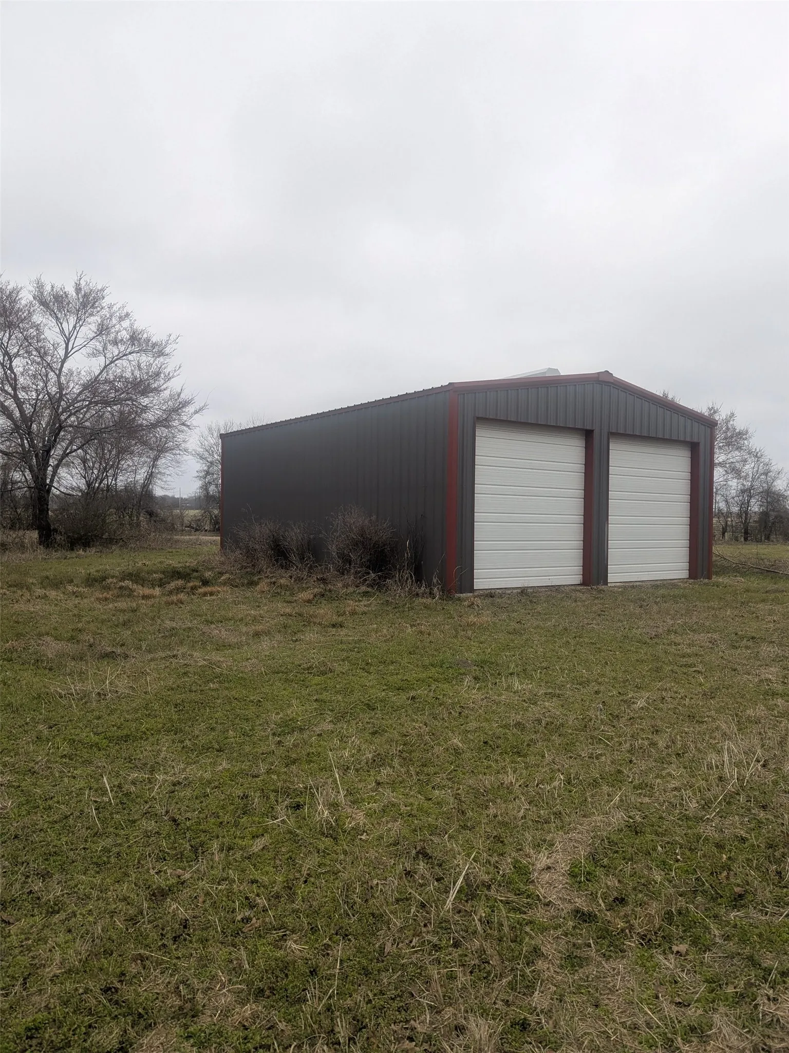 Warehouse For Sale in Henderson County , 845 N Smith Street, Malakoff, Texas 75148, 0, 0, Garage spaces, 0 Sqft, built in 2021, Price $110,000, mls#21325240, Real Estate Agent in Malakoff, Homes For Sale in Henderson county, Homes For Sale in Malakoff, Realtor in Malakoff Texas, Real Estate Brokerage Independent Realty Texas, Luminita Cordes Realtor
