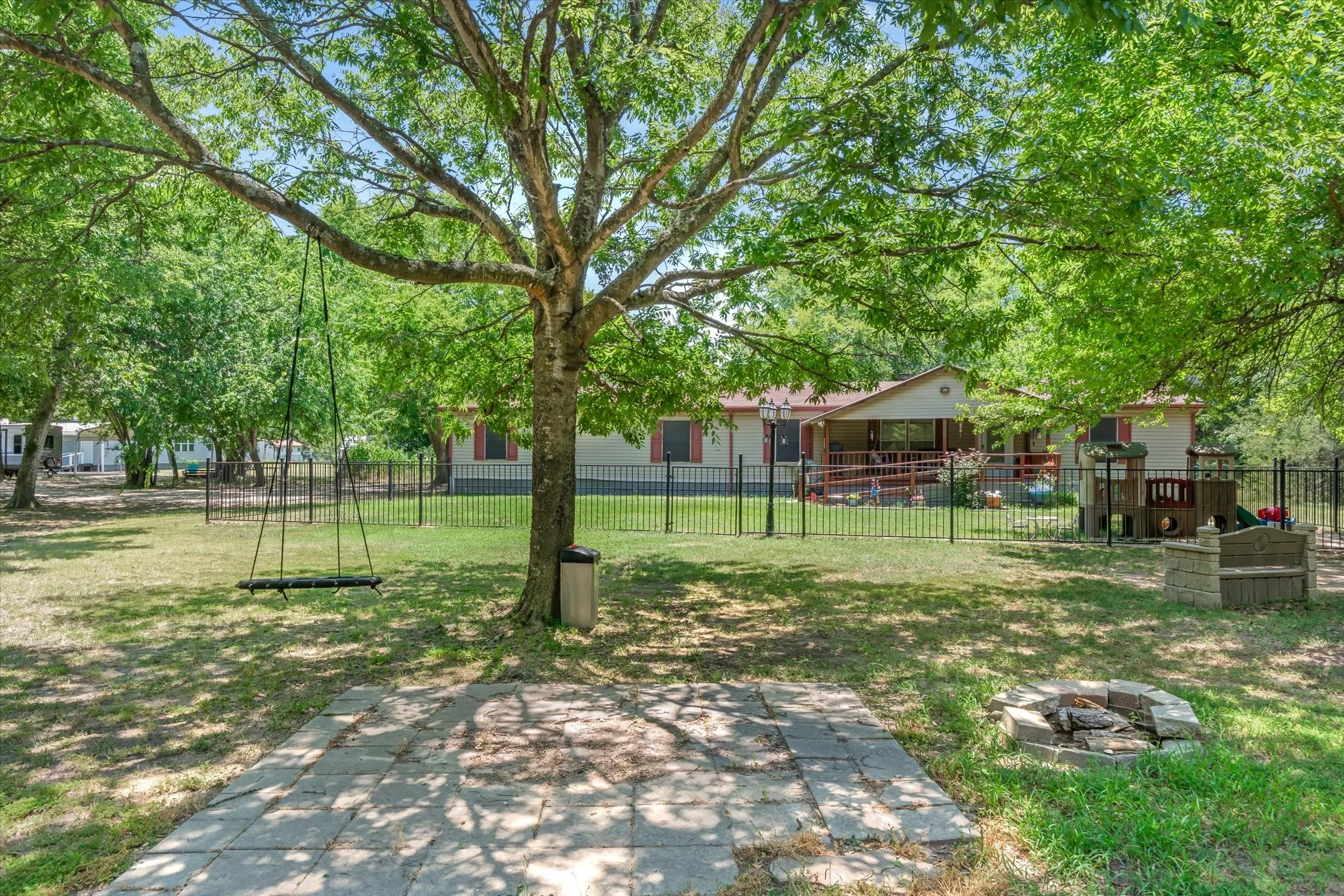 Single Family Residence For Sale in Kaufman County , 10604 CR 360, Terrell, Texas 75161, 4 Bedrooms, 2 Bathrooms, Garage spaces, 2,128 Sqft, built in 1990, Price $499,900, mls#21324849, Real Estate Agent in Terrell, Homes For Sale in Kaufman county, Homes For Sale in Terrell, Realtor in Terrell Texas, Real Estate Brokerage Independent Realty Texas, Luminita Cordes Realtor