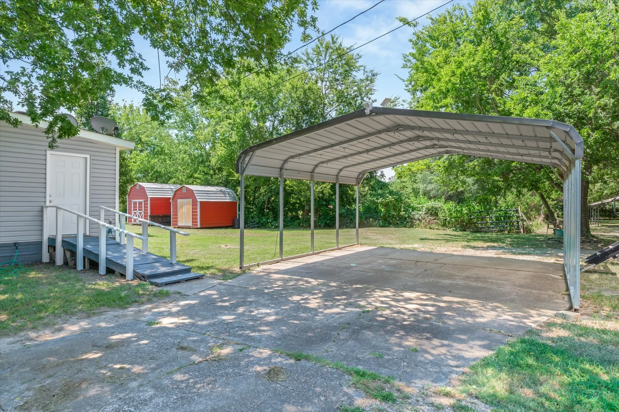 Single Family Residence For Sale in Kaufman County , 10604 CR 360, Terrell, Texas 75161, 4 Bedrooms, 2 Bathrooms, Garage spaces, 2,128 Sqft, built in 1990, Price $499,900, mls#21324849, Real Estate Agent in Terrell, Homes For Sale in Kaufman county, Homes For Sale in Terrell, Realtor in Terrell Texas, Real Estate Brokerage Independent Realty Texas, Luminita Cordes Realtor
