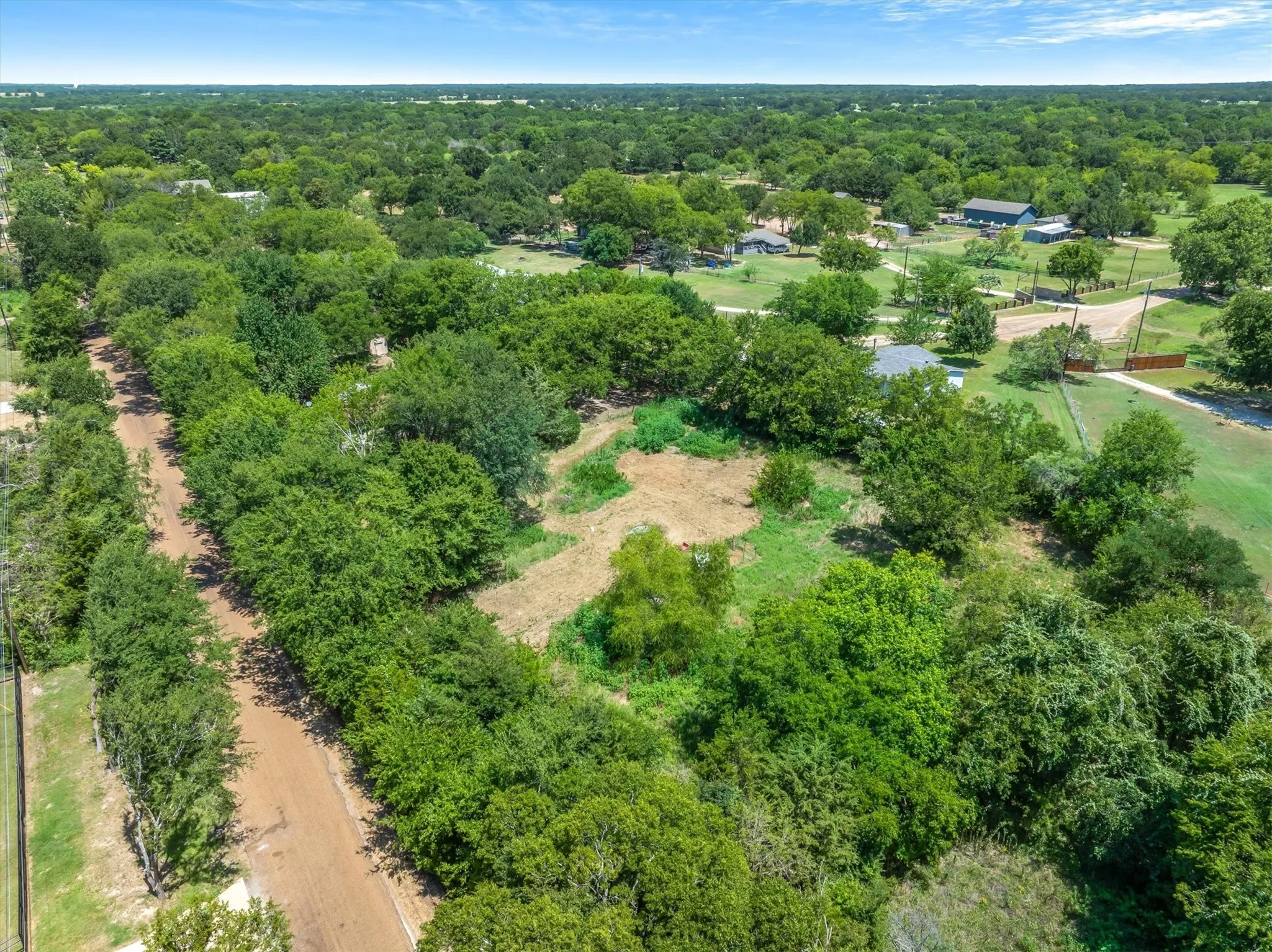 Single Family Residence For Sale in Kaufman County , 10604 CR 360, Terrell, Texas 75161, 4 Bedrooms, 2 Bathrooms, Garage spaces, 2,128 Sqft, built in 1990, Price $499,900, mls#21324849, Real Estate Agent in Terrell, Homes For Sale in Kaufman county, Homes For Sale in Terrell, Realtor in Terrell Texas, Real Estate Brokerage Independent Realty Texas, Luminita Cordes Realtor